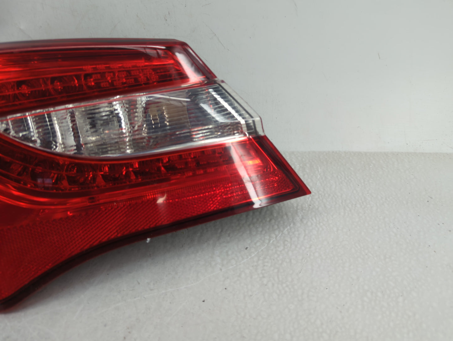 2011-2014 Chrysler 200 Tail Light Assembly Driver Left OEM Fits Fits 2011 2012 2013 2014 OEM Used Auto Parts - Oemusedautopa