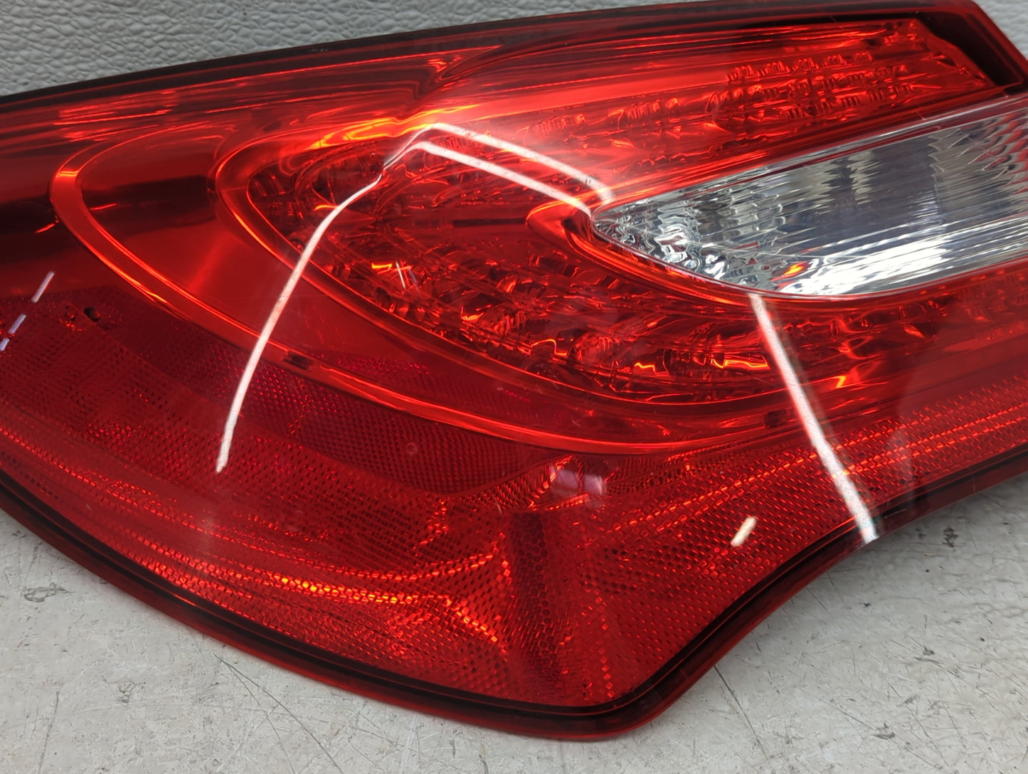 2011-2014 Chrysler 200 Tail Light Assembly Passenger Right OEM P/N:05182525AE Fits Fits 2011 2012 2013 2014 OEM Used Auto Pa