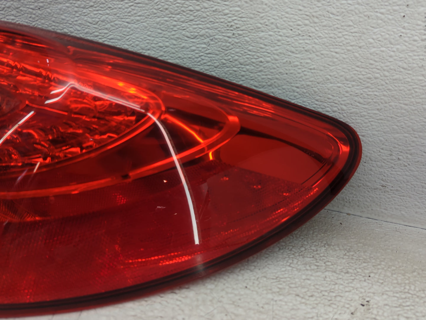 2011-2014 Chrysler 200 Tail Light Assembly Driver Left OEM P/N:05182524AE Fits Fits 2011 2012 2013 2014 OEM Used Auto Parts 