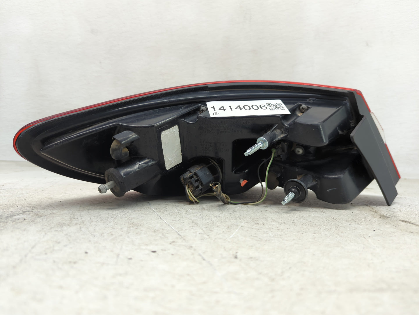 2011-2014 Chrysler 200 Tail Light Assembly Driver Left OEM P/N:05182524AE Fits Fits 2011 2012 2013 2014 OEM Used Auto Parts 