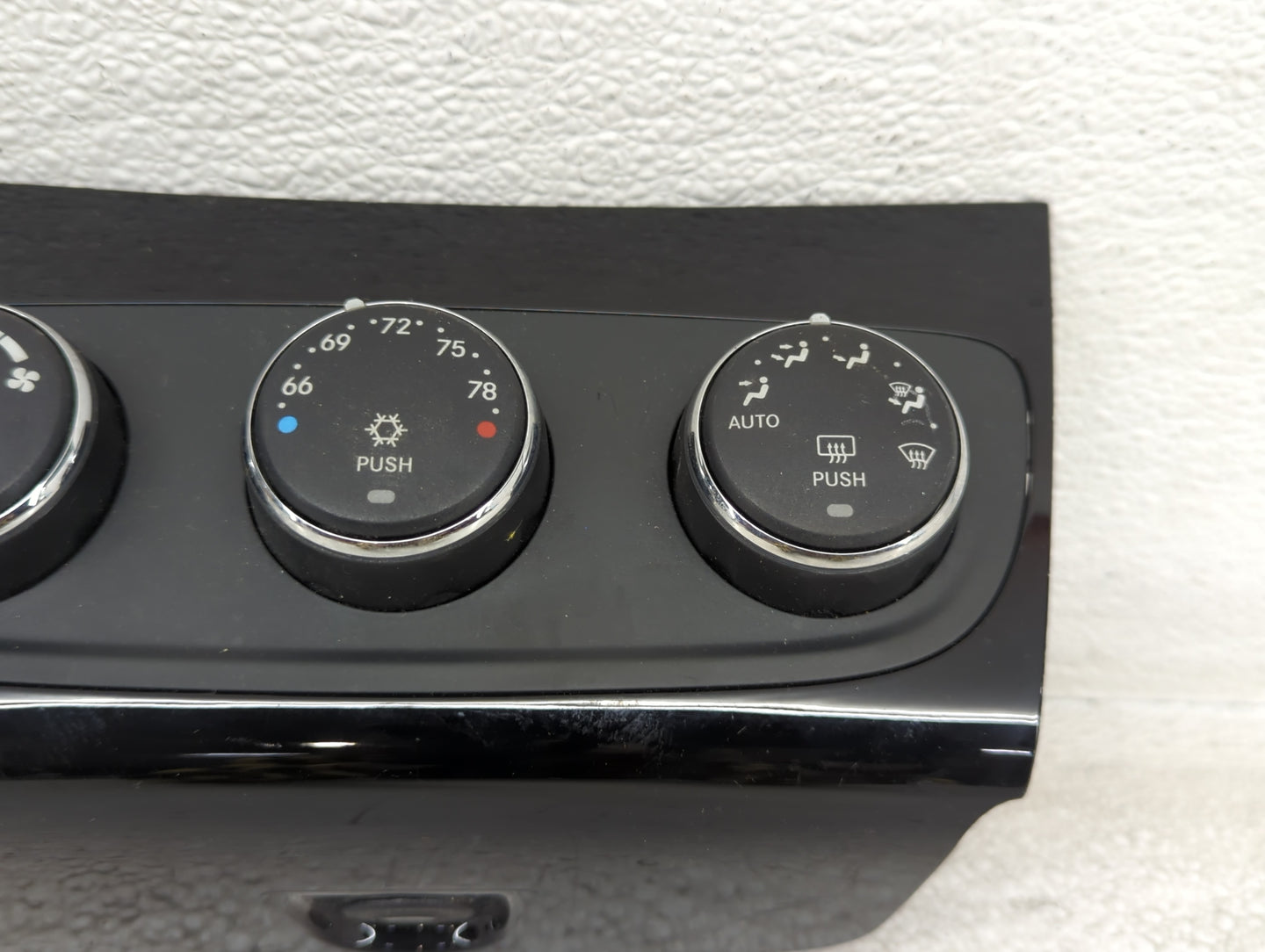 2011-2014 Chrysler 200 Climate Control Module Temperature AC/Heater Replacement P/N:P55111888AI Fits OEM Used Auto Parts - O