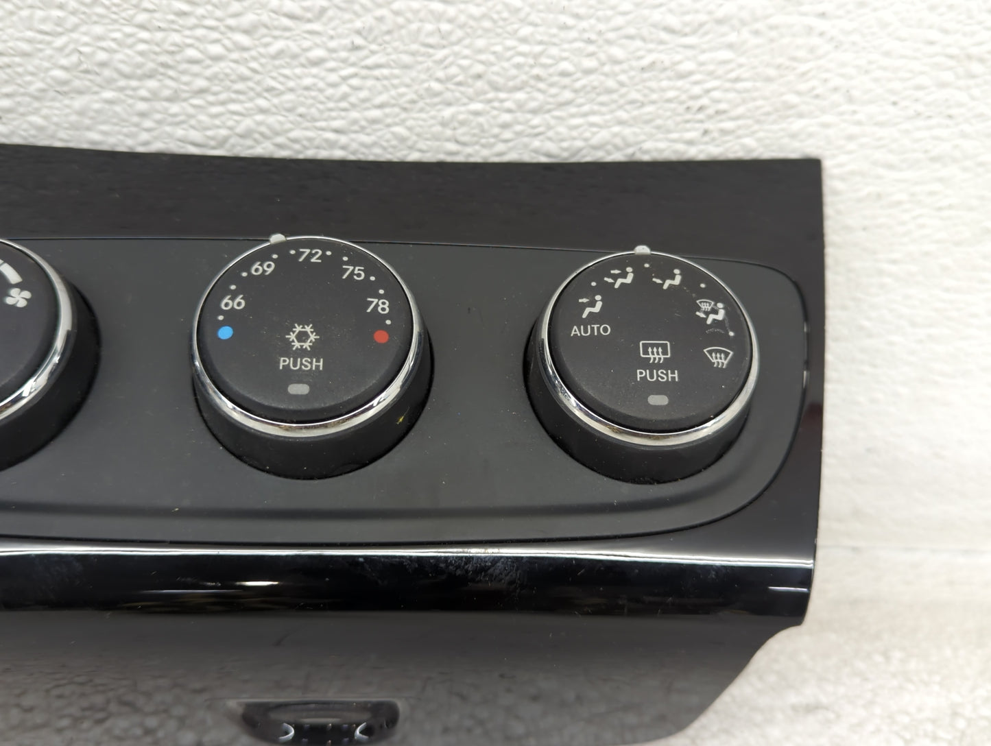 2011-2014 Chrysler 200 Climate Control Module Temperature AC/Heater Replacement P/N:P55111888AI Fits OEM Used Auto Parts - O