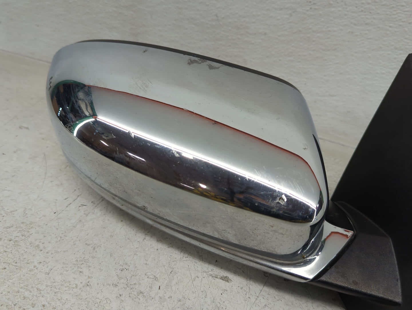 2011-2014 Chrysler 200 Passenger Side View Mirror - Right Door Mirror OEM Used - Oemusedautoparts1.com