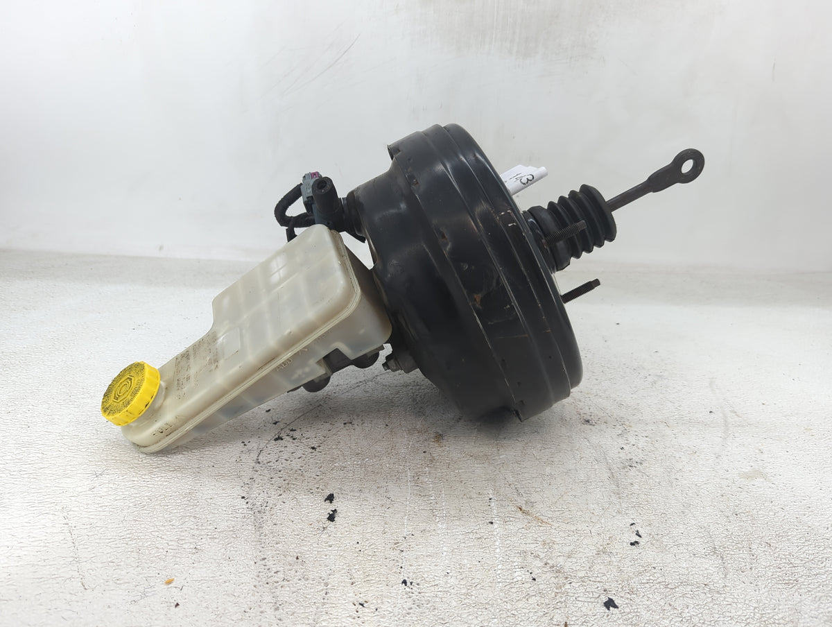 2011-2014 Chrysler 200 Power Brake Booster Oem 1423193 - Oemusedautoparts1.com