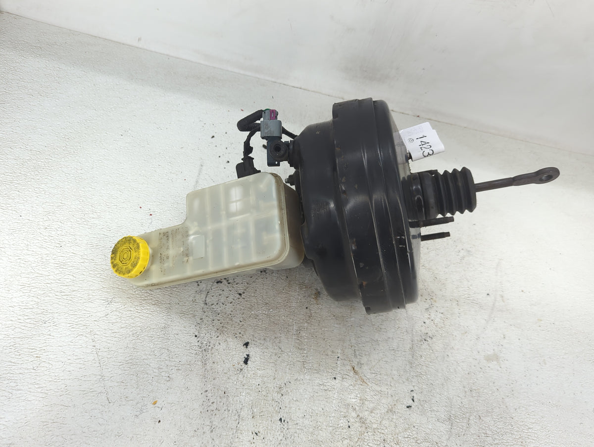 2011-2014 Chrysler 200 Power Brake Booster Oem 1423193 - Oemusedautoparts1.com