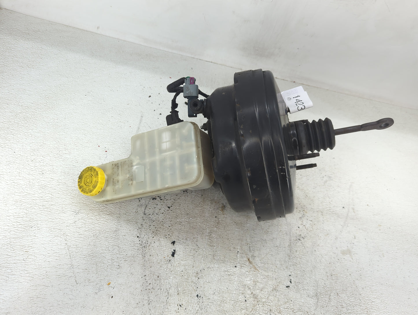 2011-2014 Chrysler 200 Power Brake Booster Oem - Oemusedautoparts1.com