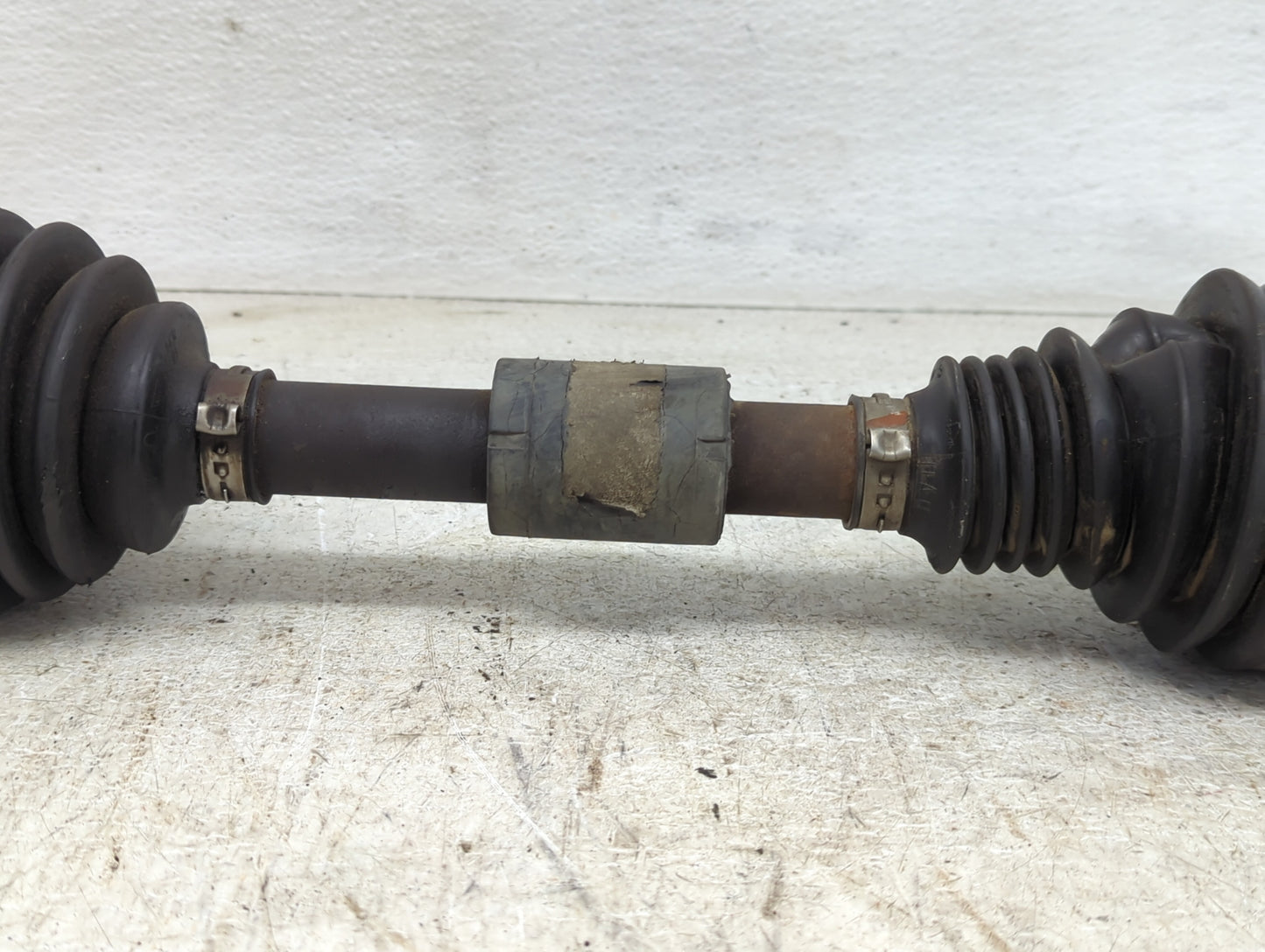 2011-2014 Chrysler 200 Axle Shaft Front Driver Cv C/v - Oemusedautoparts1.com