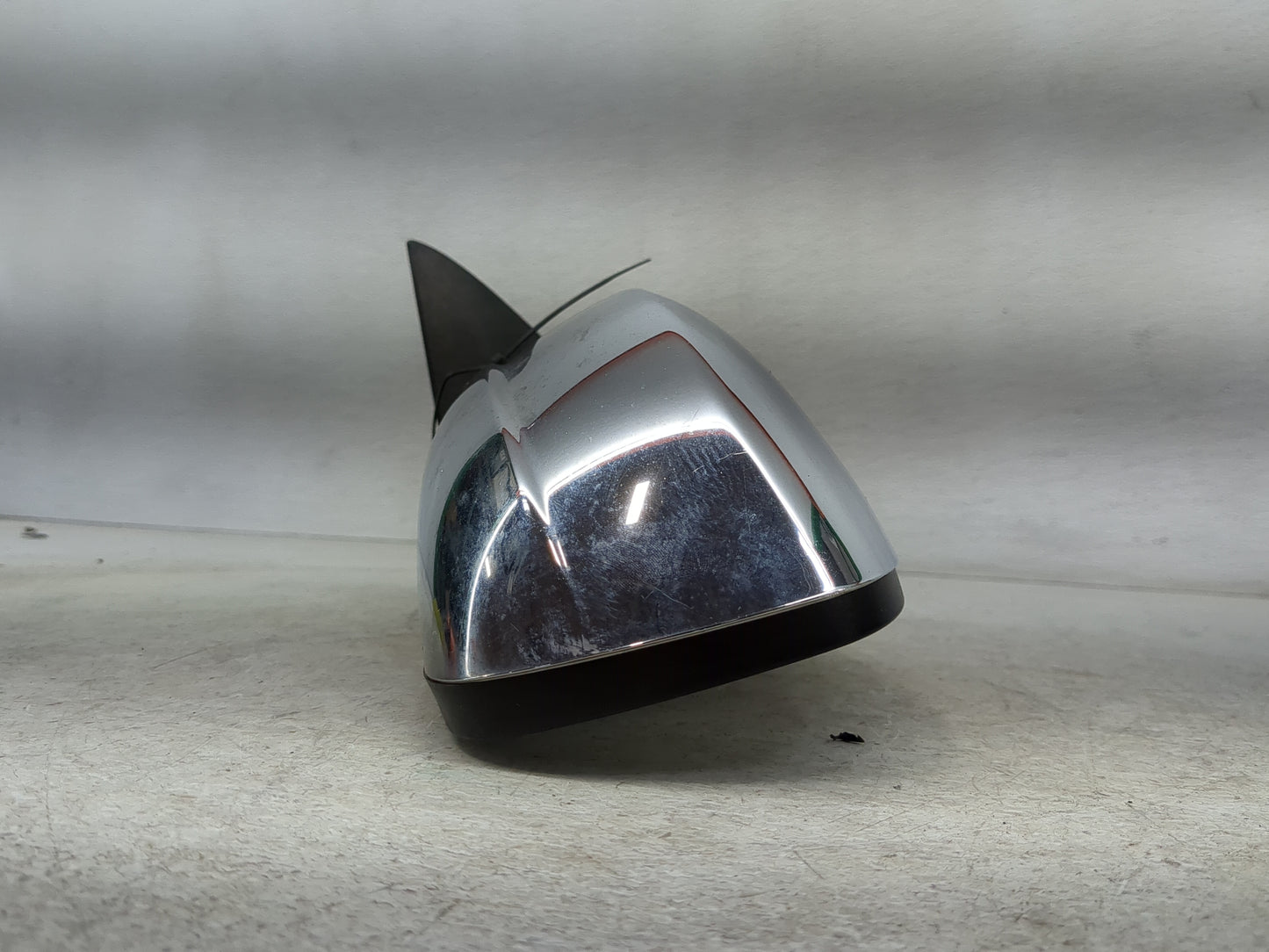 2012 Chrysler 200 Driver Side View Mirror - Left Door Mirror OEM Used - Oemusedautoparts1.com