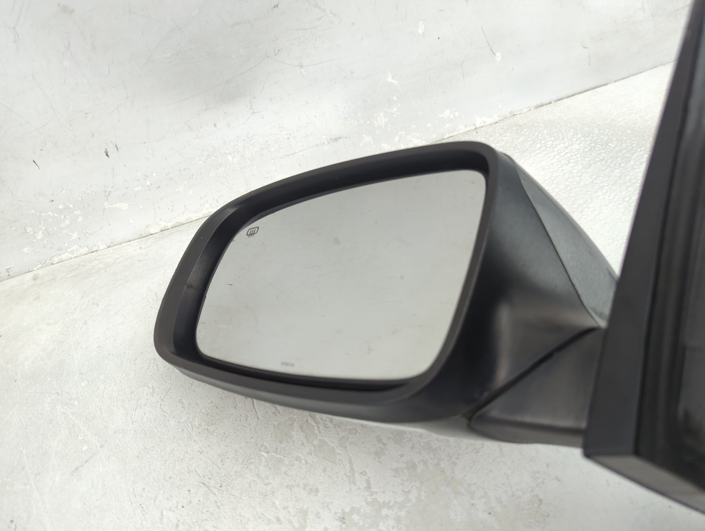 2011-2014 Chrysler 200 Driver Side View Mirror - Left Door Mirror OEM Used - Oemusedautoparts1.com