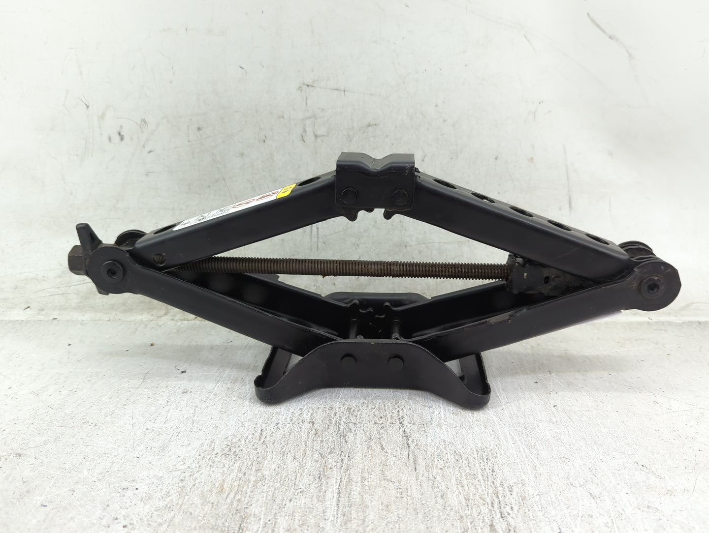 2012 Chrysler 200 Spare Scissor Car Jack - Oemusedautoparts1.com