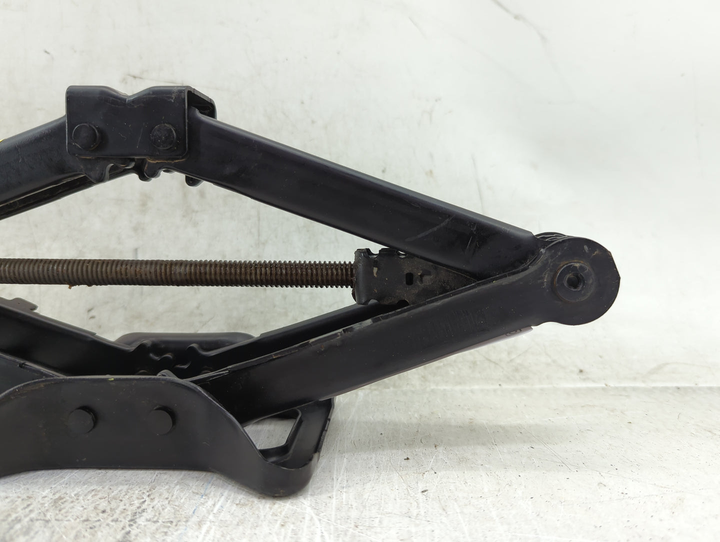 2012 Chrysler 200 Spare Scissor Car Jack - Oemusedautoparts1.com