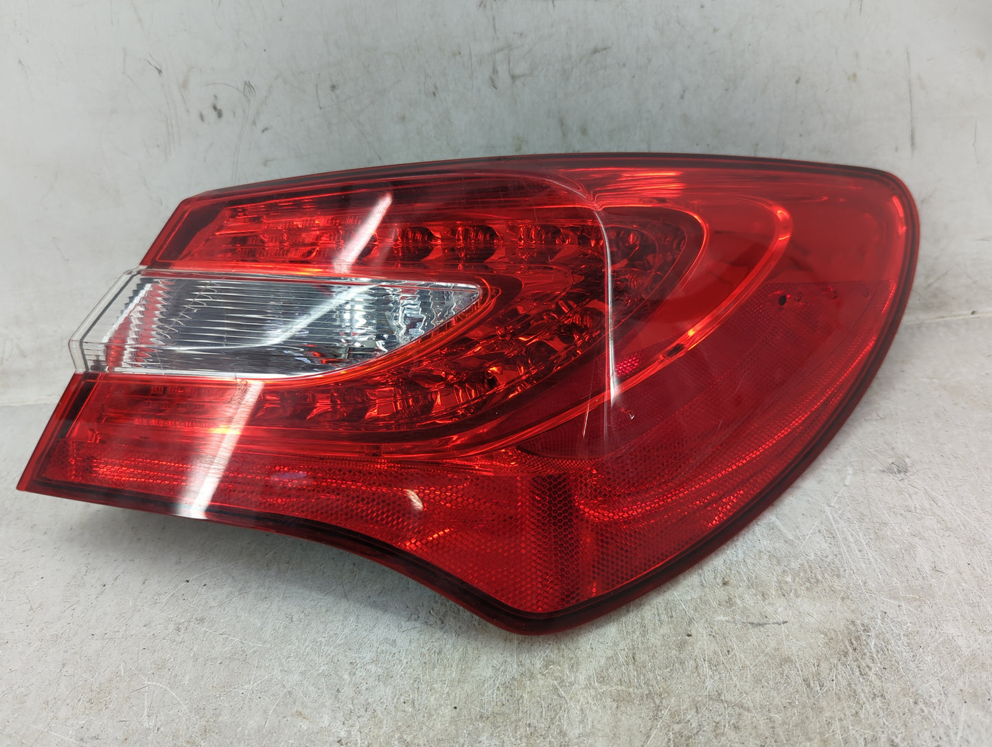2011-2014 Chrysler 200 Tail Light Assembly Passenger Right OEM Fits Fits 2011 2012 2013 2014 OEM Used Auto Parts - Oemusedau