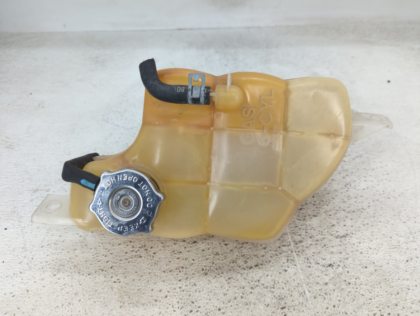 2011-2014 Chrysler 200 Radiator Coolant Overflow Expansion Tank Bottle - Oemusedautoparts1.com