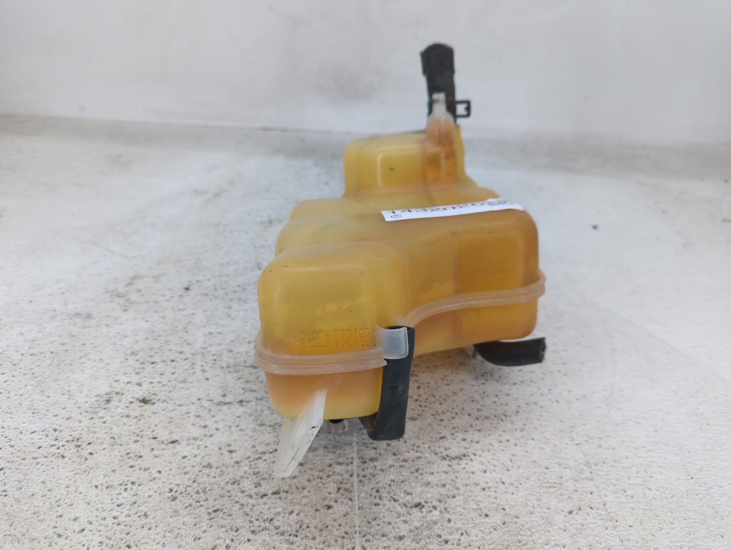 2011-2014 Chrysler 200 Radiator Coolant Overflow Expansion Tank Bottle - Oemusedautoparts1.com