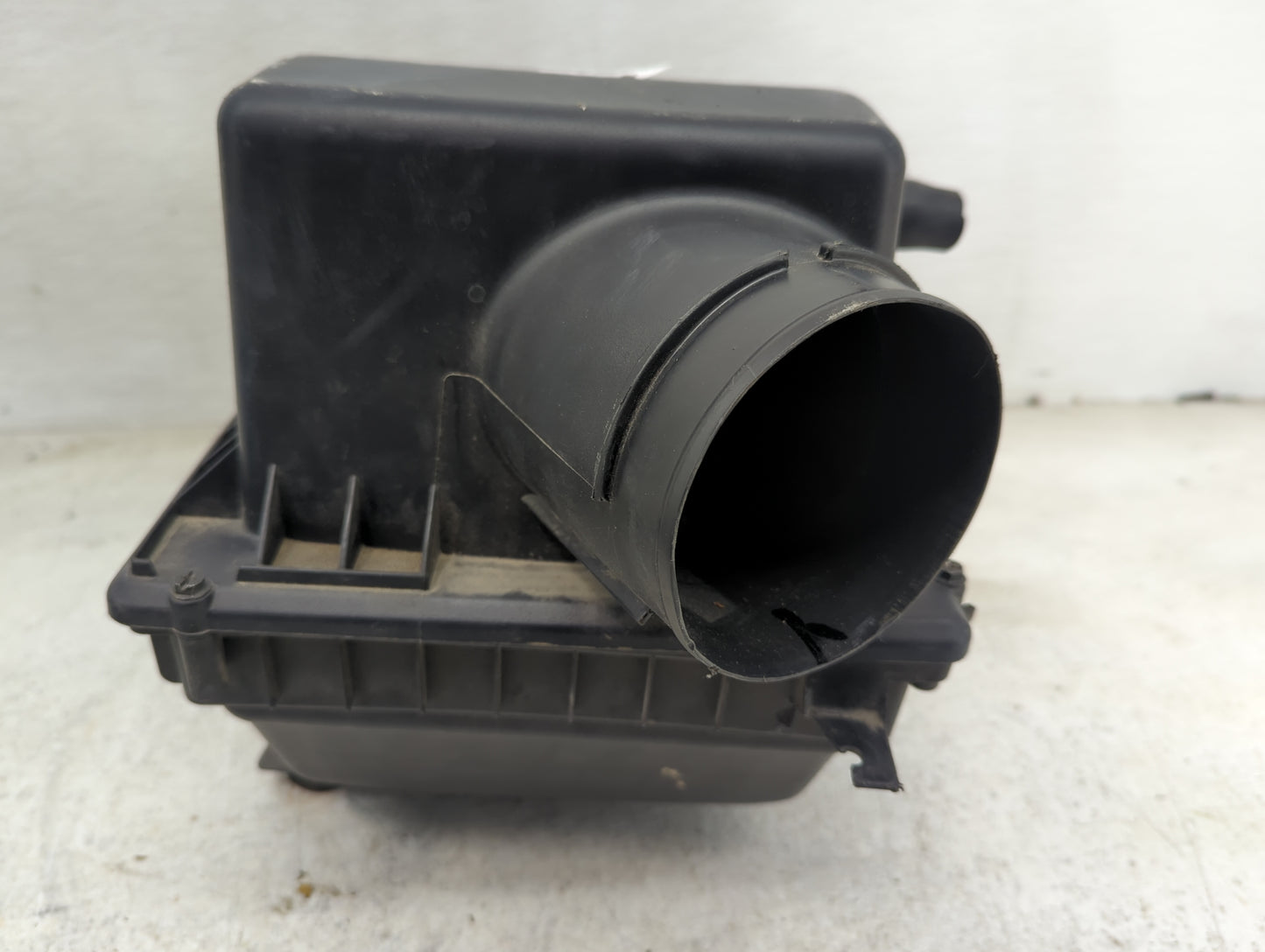 2011-2014 Chrysler 200 Air Cleaner Intake-duct Hose Tube - Oemusedautoparts1.com