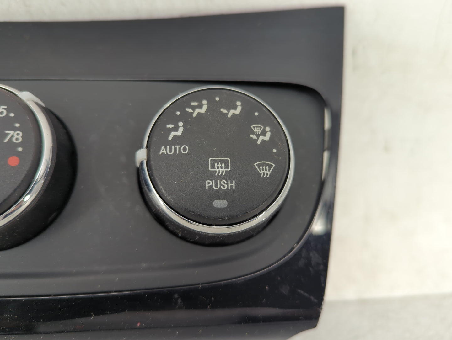 2011-2014 Chrysler 200 Climate Control Module Temperature AC/Heater Replacement P/N:P55111888AI 1SW6RDXRAD Fits OEM Used Aut