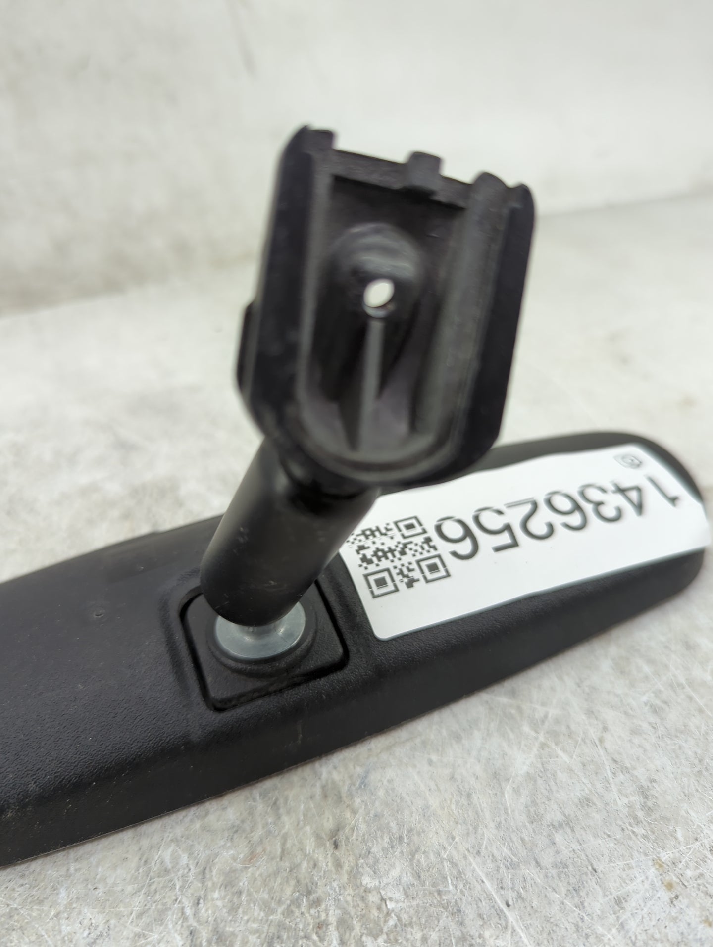 2012 Chrysler 200 Interior Rear View Mirror Replacement OEM P/N:E8011681 MODEL 240 Fits OEM Used Auto Parts - Oemusedautopar