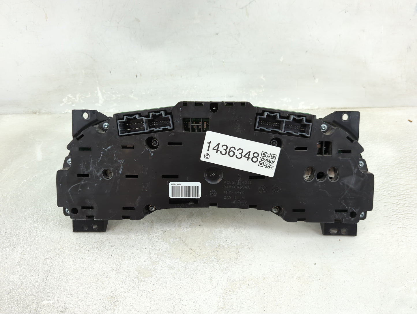 2011-2014 Chrysler 200 Instrument Cluster Speedometer Gauges P/N:P56046514AH Fits Fits 2011 2012 2013 2014 OEM Used Auto Par