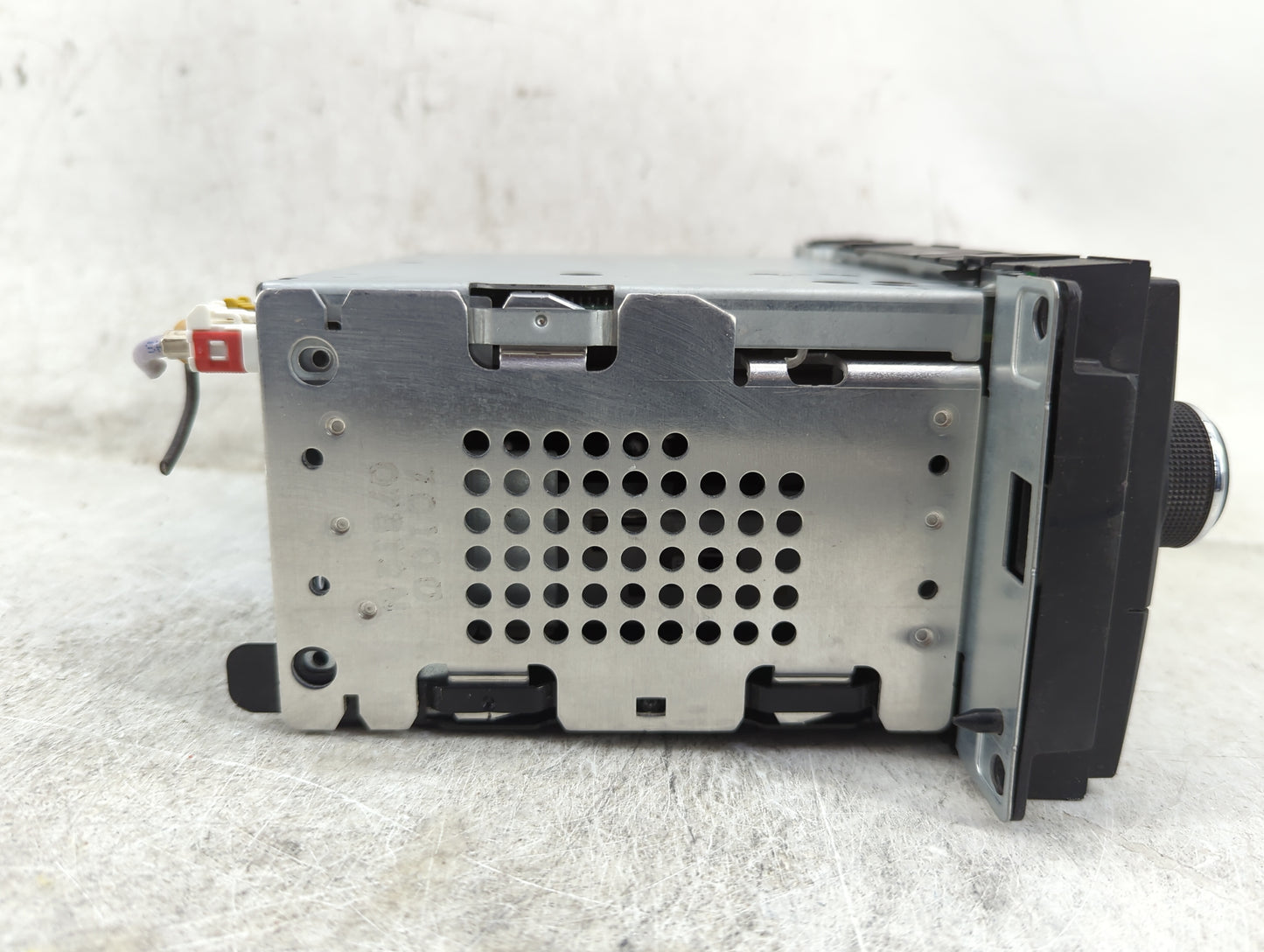2011-2012 Chrysler 200 Radio AM FM Cd Player Receiver Replacement P/N:P05091163AB Fits Fits 2011 2012 OEM Used Auto Parts - 