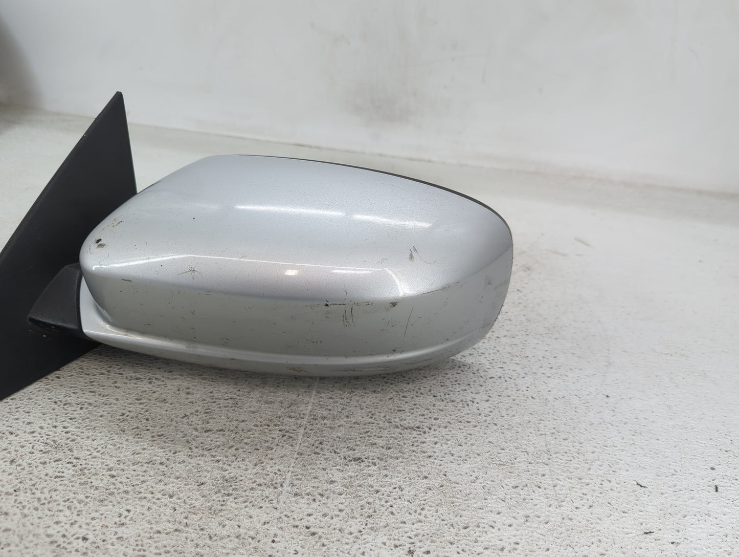 2011-2014 Chrysler 200 Driver Side View Mirror - Left Door Mirror OEM Used - Oemusedautoparts1.com