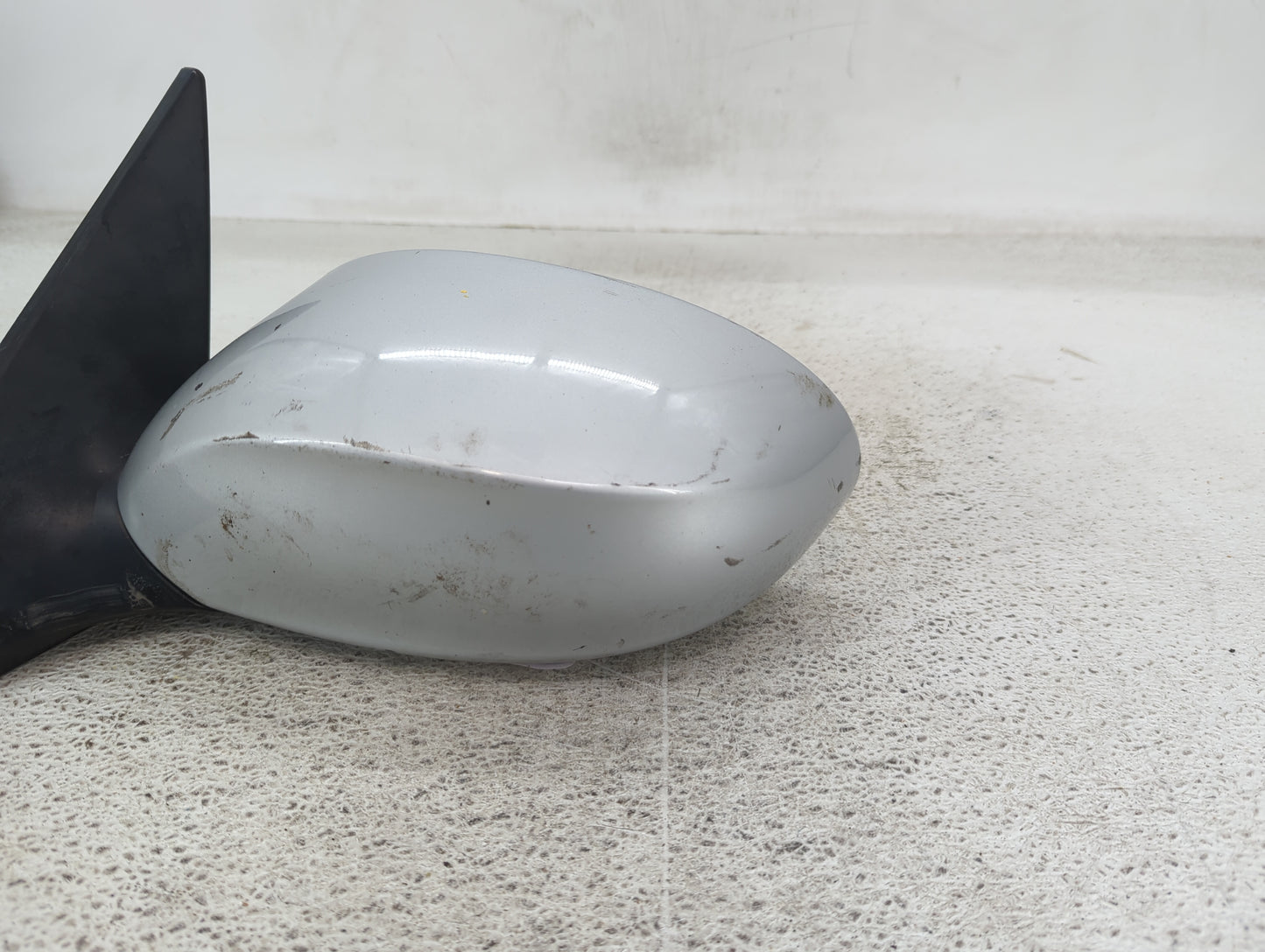 2011-2014 Chrysler 200 Driver Side View Mirror - Left Door Mirror OEM Used - Oemusedautoparts1.com