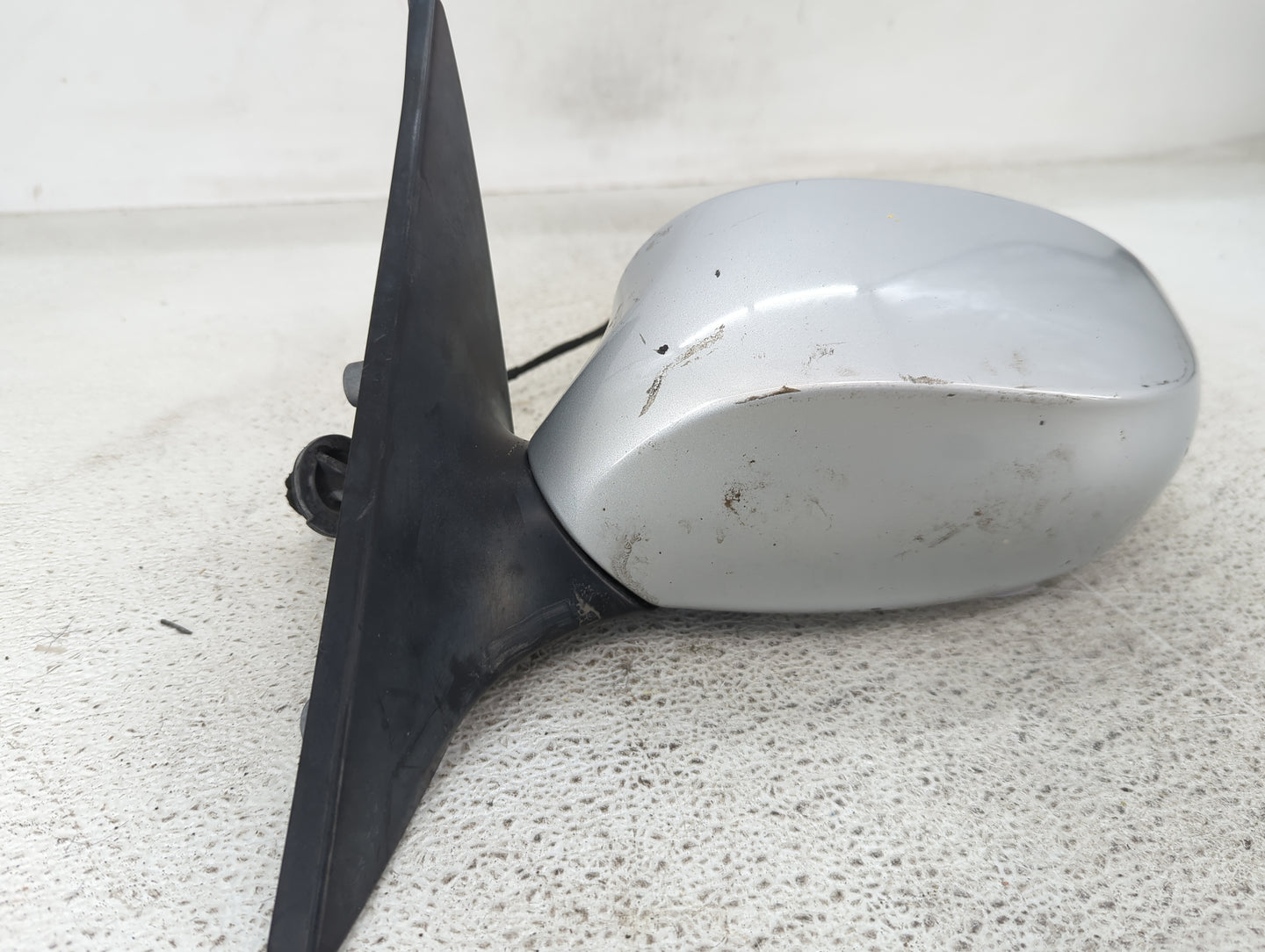 2011-2014 Chrysler 200 Driver Side View Mirror - Left Door Mirror OEM Used - Oemusedautoparts1.com