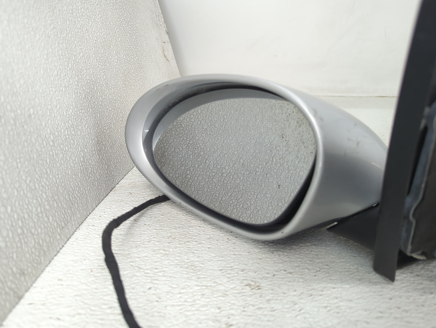 2011-2014 Chrysler 200 Driver Side View Mirror - Left Door Mirror OEM Used - Oemusedautoparts1.com