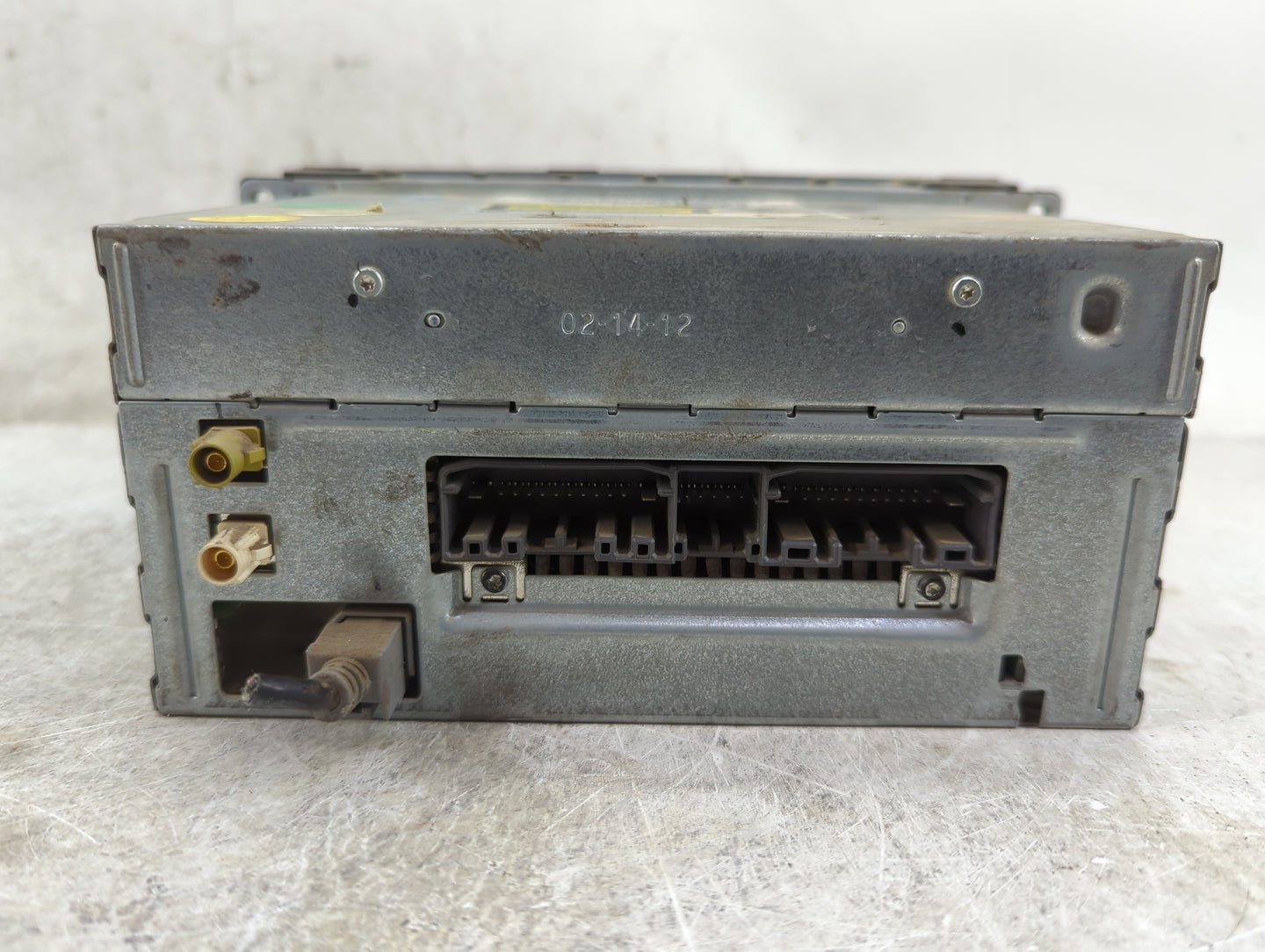 2012 Chrysler 200 Radio AM FM Cd Player Receiver Replacement P/N:P68092001 T00BE084270555, 68470555 Fits OEM Used Auto Parts