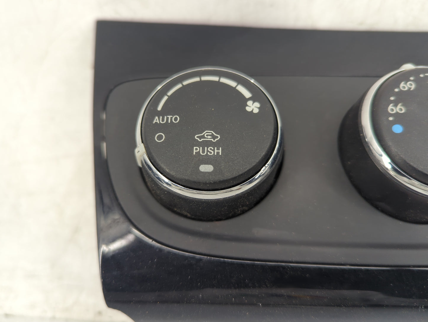2011-2014 Chrysler 200 Climate Control Module Temperature AC/Heater Replacement P/N:1SW68DX8AD Fits OEM Used Auto Parts - Oe