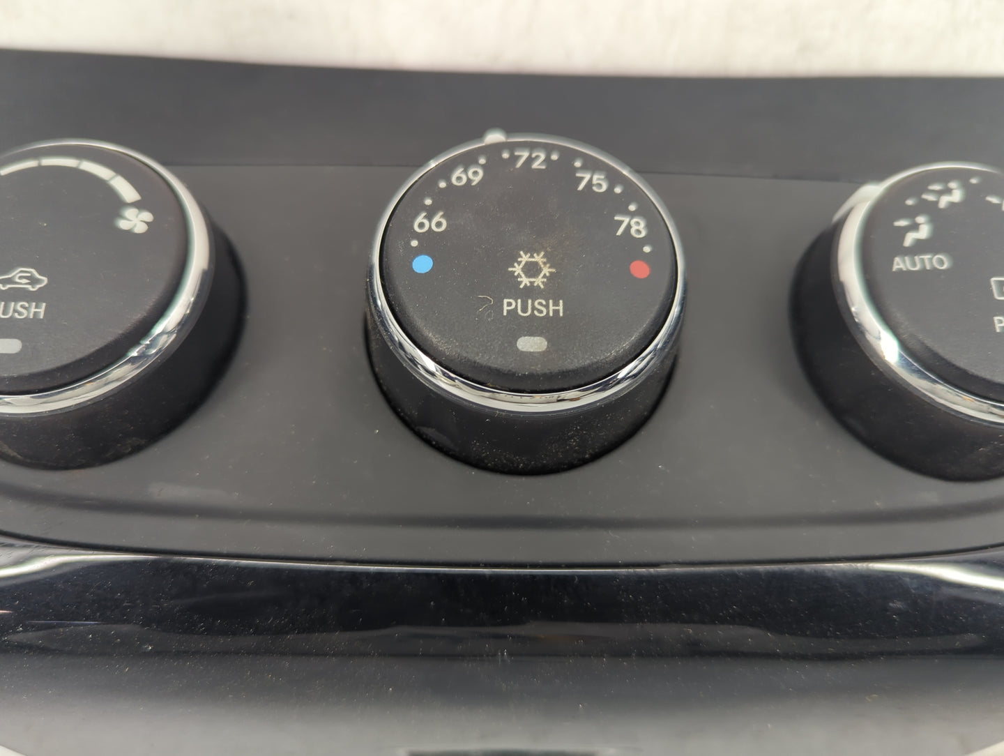 2011-2014 Chrysler 200 Climate Control Module Temperature AC/Heater Replacement P/N:1SW68DX8AD Fits OEM Used Auto Parts - Oe