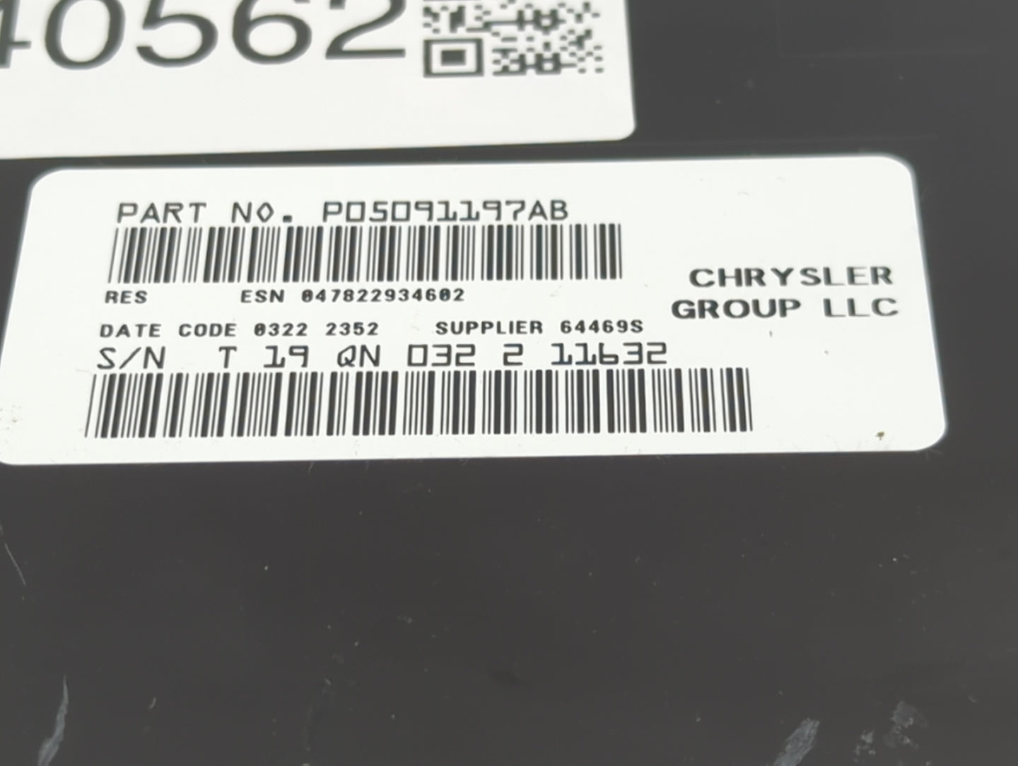 2011-2012 Chrysler 200 Radio AM FM Cd Player Receiver Replacement P/N:P05091197AB Fits Fits 2011 2012 OEM Used Auto Parts - 