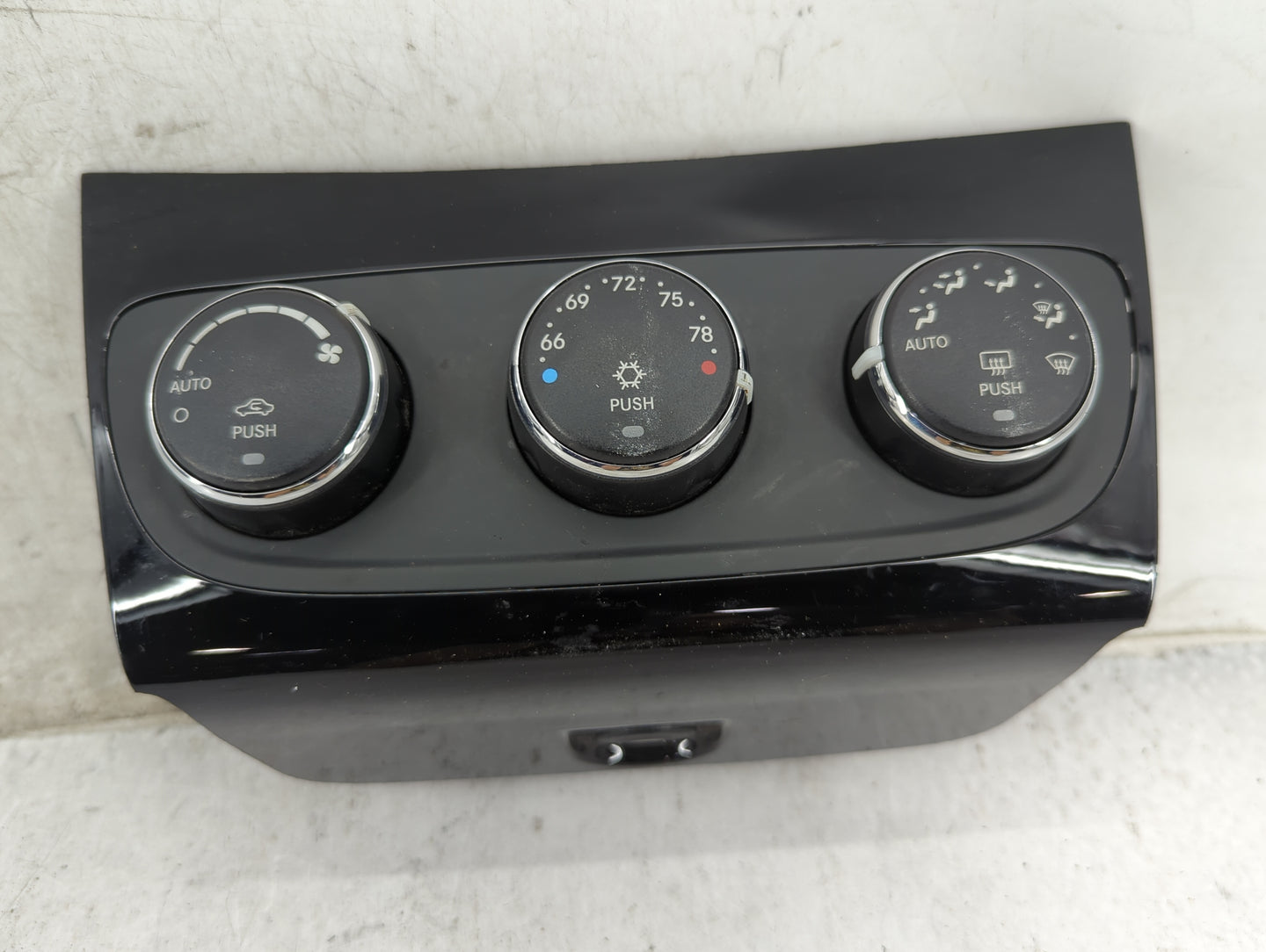 2011-2014 Chrysler 200 Climate Control Module Temperature AC/Heater Replacement P/N:P55111888AI Fits OEM Used Auto Parts - O