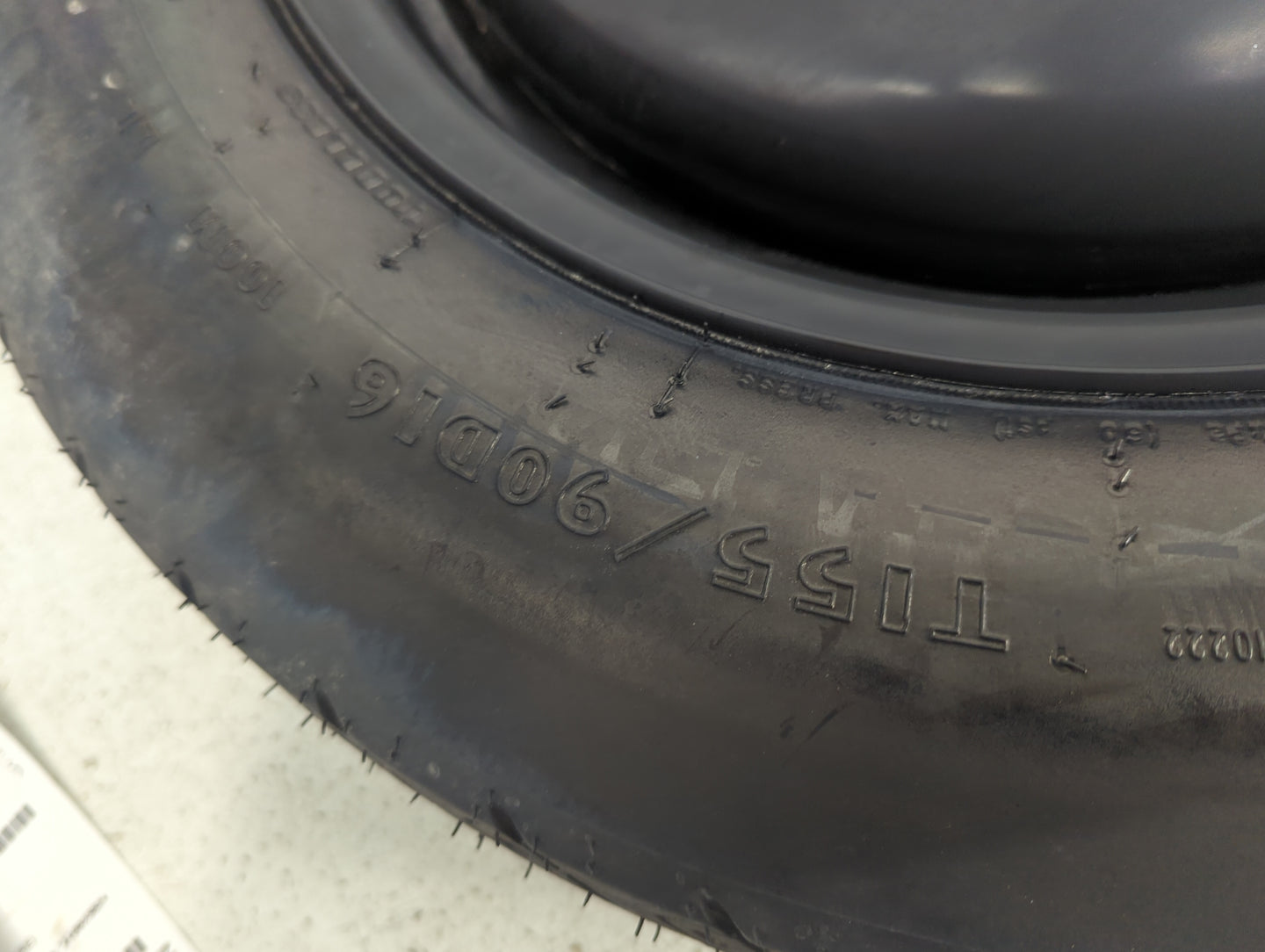 2011-2014 Chrysler 200 Spare Donut Tire Wheel Rim Oem 1462012 - Oemusedautoparts1.com