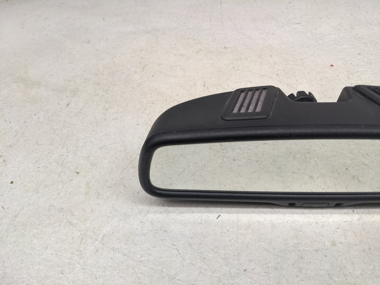 2012 Chrysler 200 Interior Rear View Mirror Replacement OEM P/N:04389954B 58112150, 026130, E11 026130, 01111 2905-1367 Fits