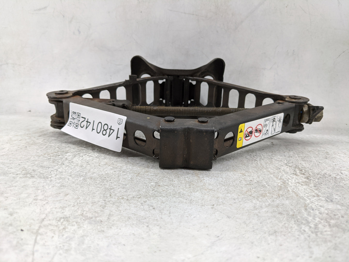 2012 Chrysler 200 Spare Scissor Car Jack 1480142 - Oemusedautoparts1.com