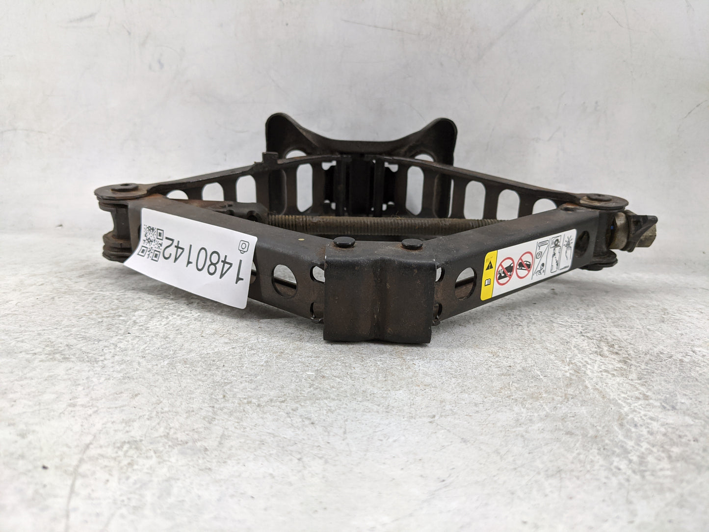 2012 Chrysler 200 Spare Scissor Car Jack 1480142 - Oemusedautoparts1.com