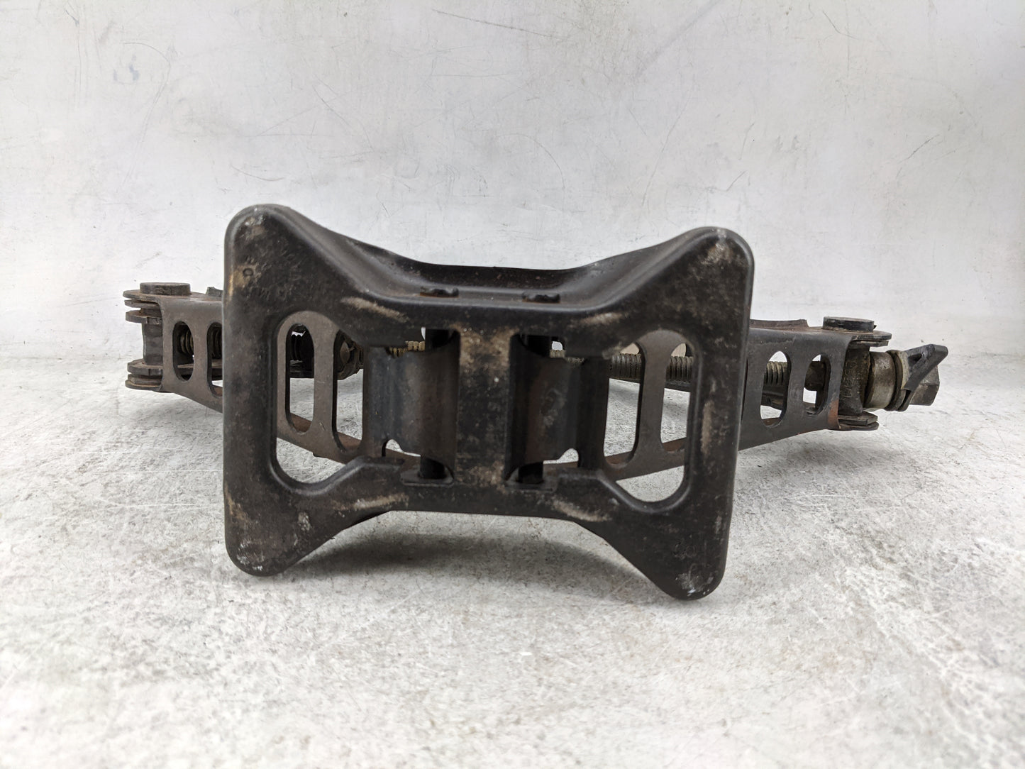 2012 Chrysler 200 Spare Scissor Car Jack 1480142 - Oemusedautoparts1.com