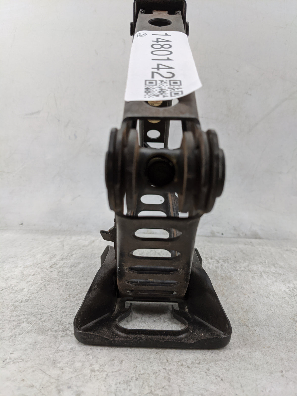 2012 Chrysler 200 Spare Scissor Car Jack 1480142 - Oemusedautoparts1.com