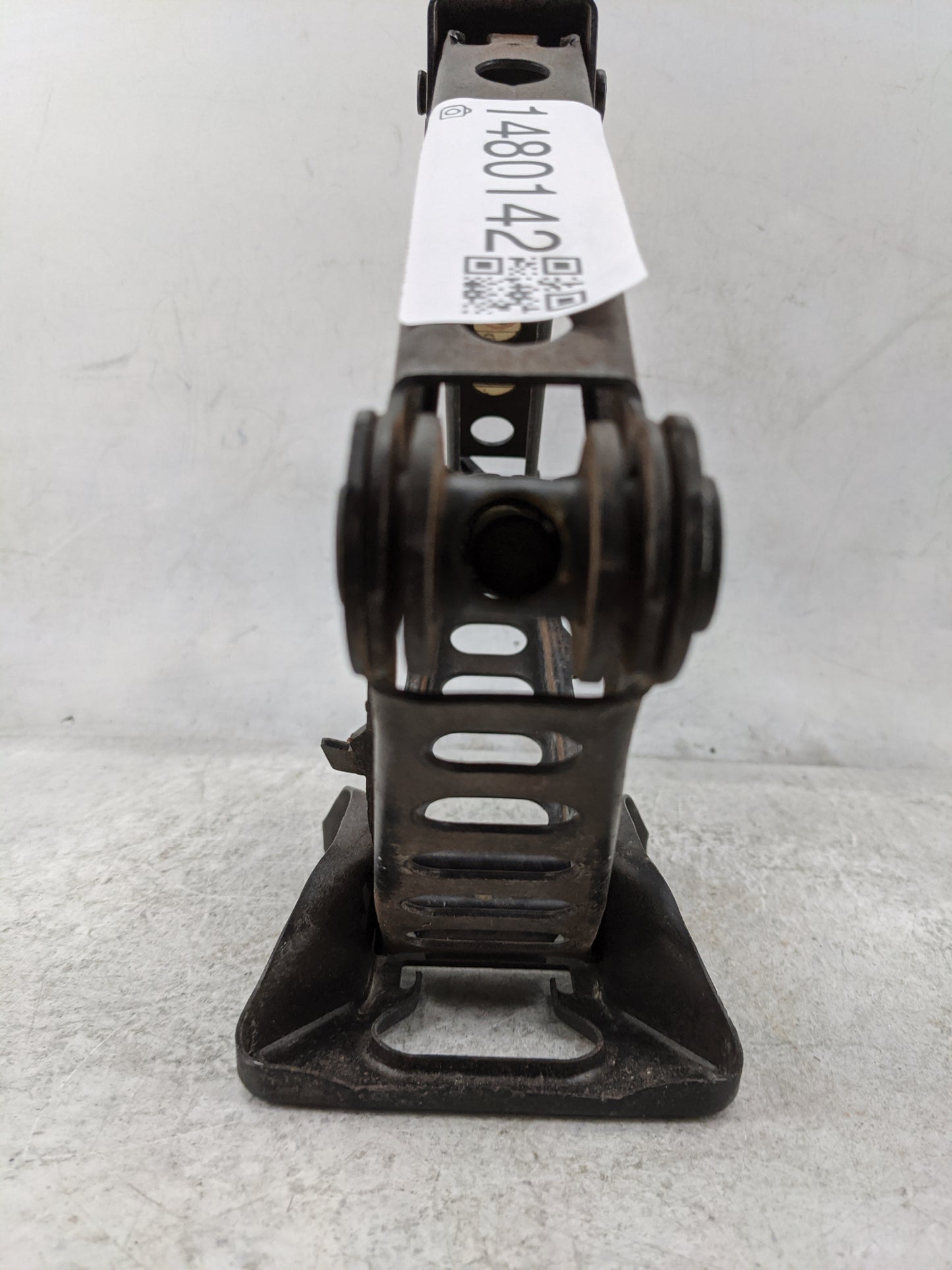 2012 Chrysler 200 Spare Scissor Car Jack 1480142 - Oemusedautoparts1.com