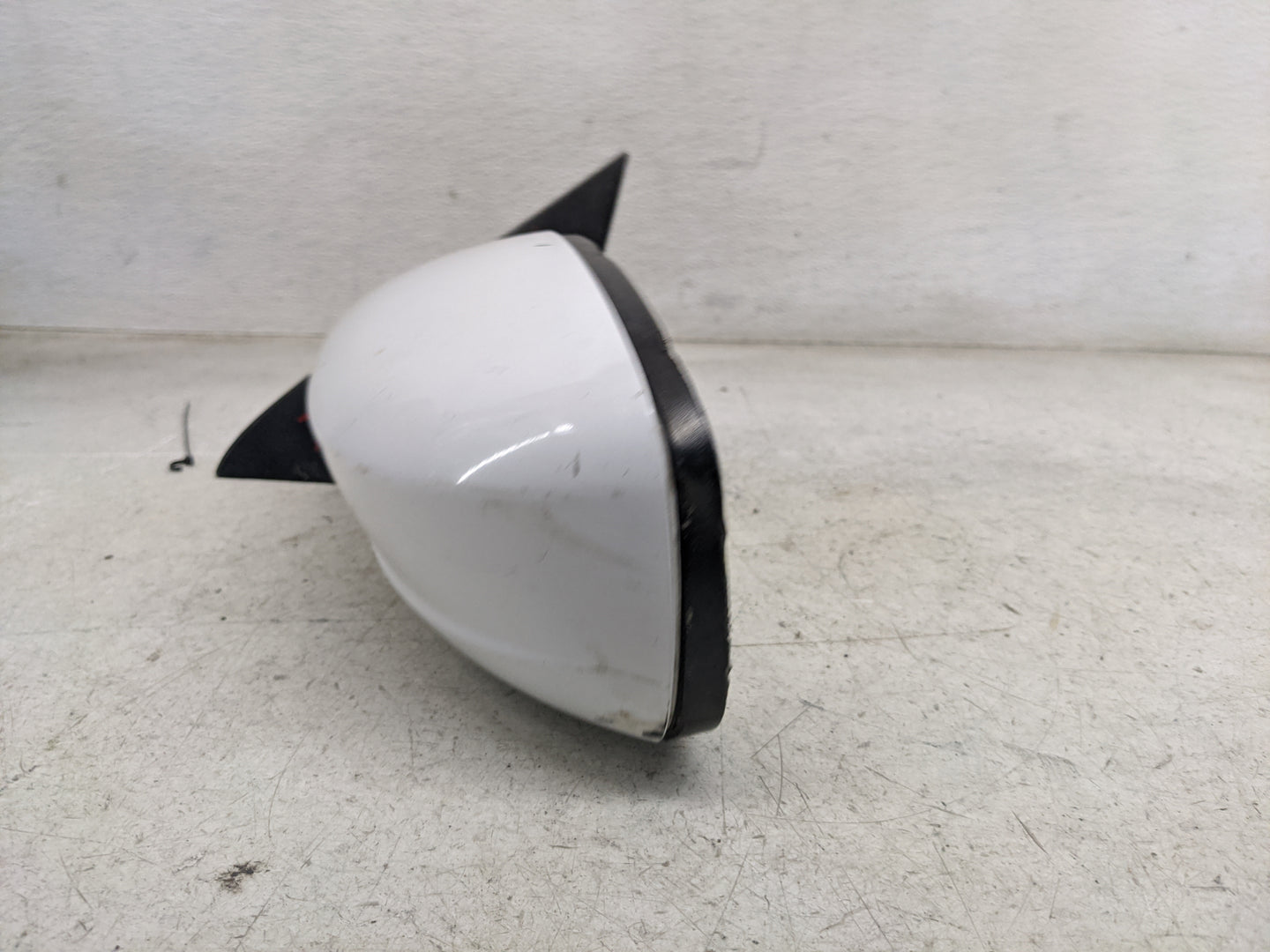 2011-2014 Chrysler 200 Driver Side View Mirror - Left Door Mirror OEM Used - Oemusedautoparts1.com