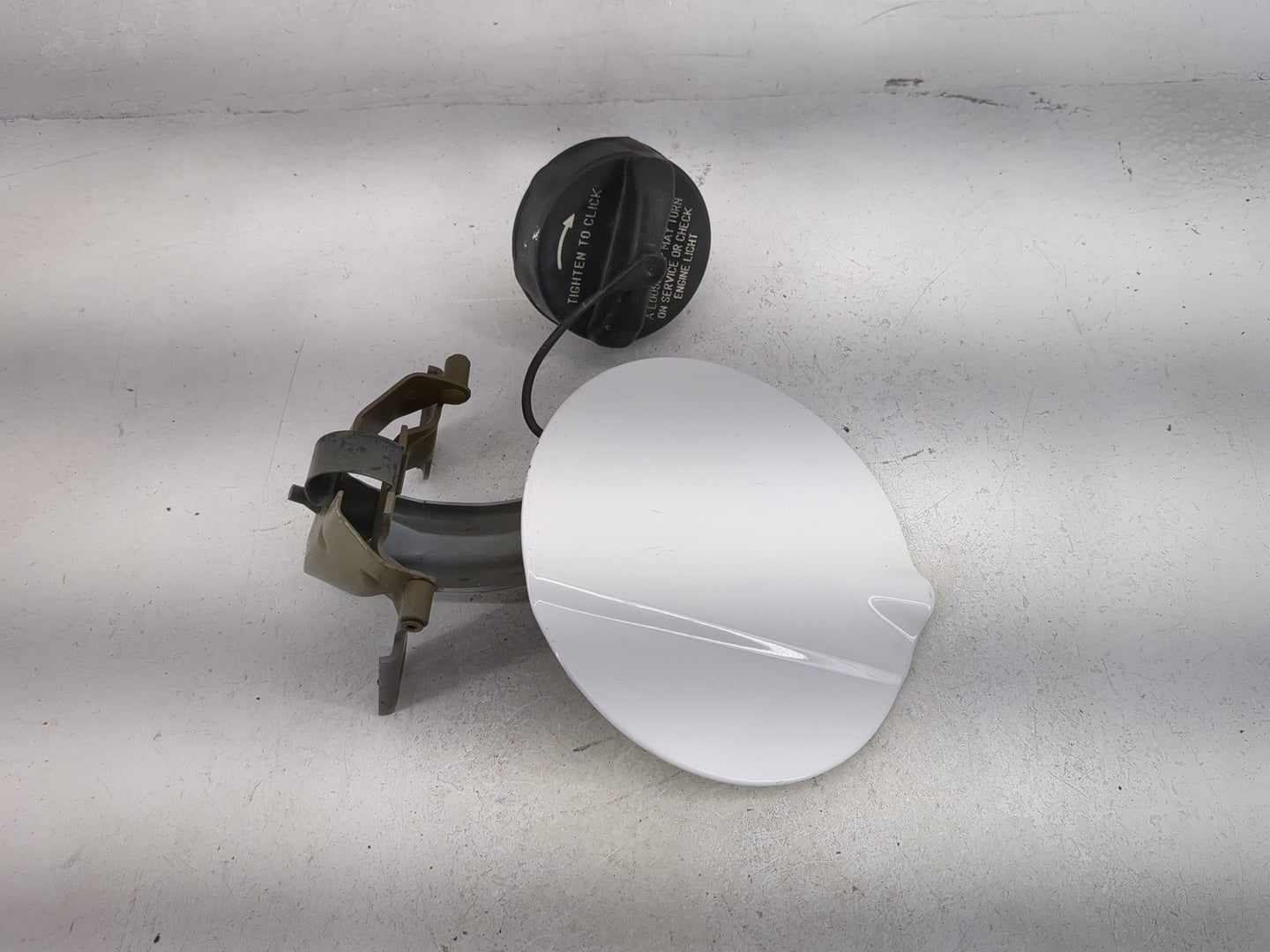 2012 Chrysler 200 Fuel Tank Door Lid Gas Tank White - Oemusedautoparts1.com