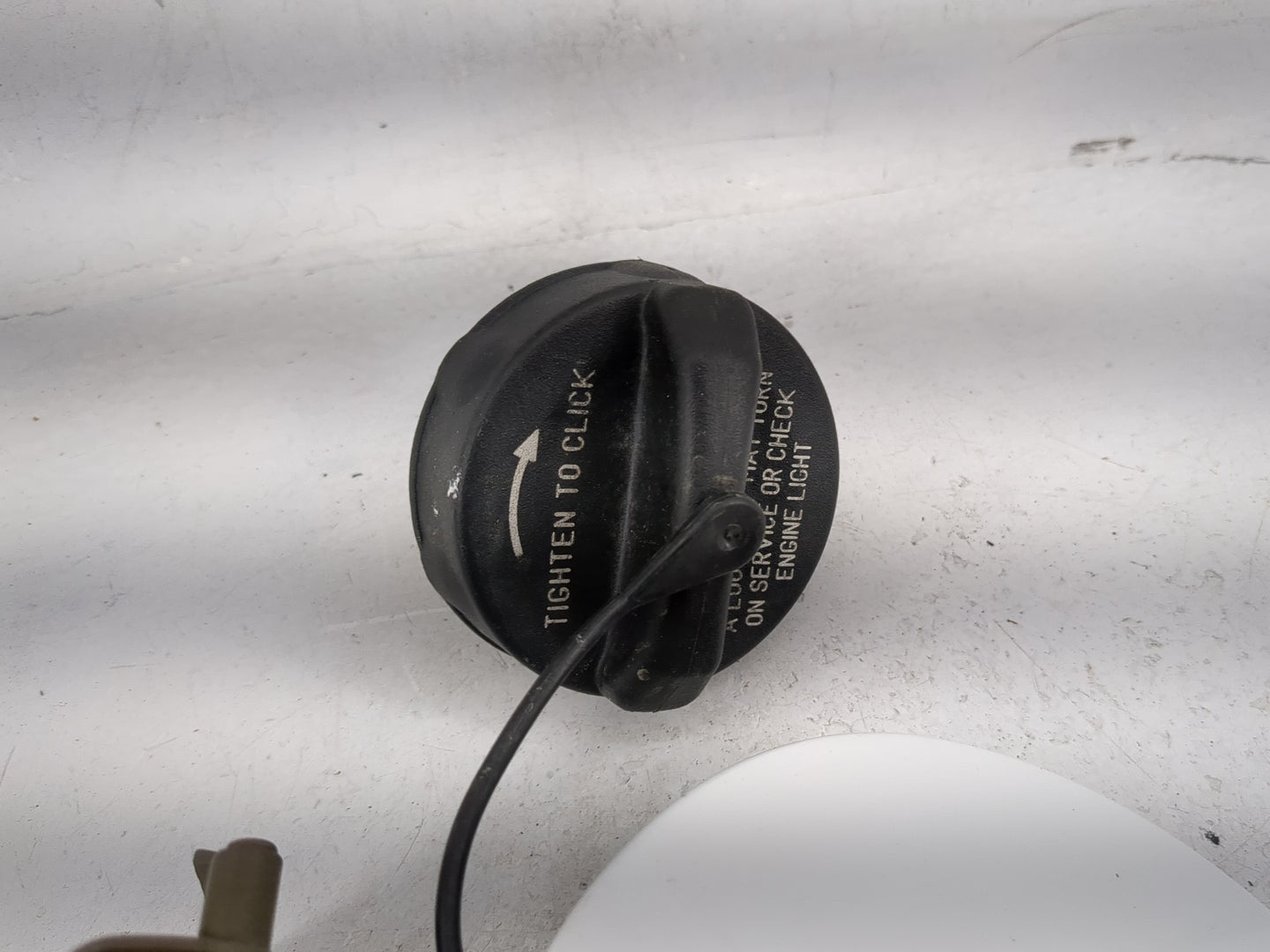 2012 Chrysler 200 Fuel Tank Door Lid Gas Tank White - Oemusedautoparts1.com