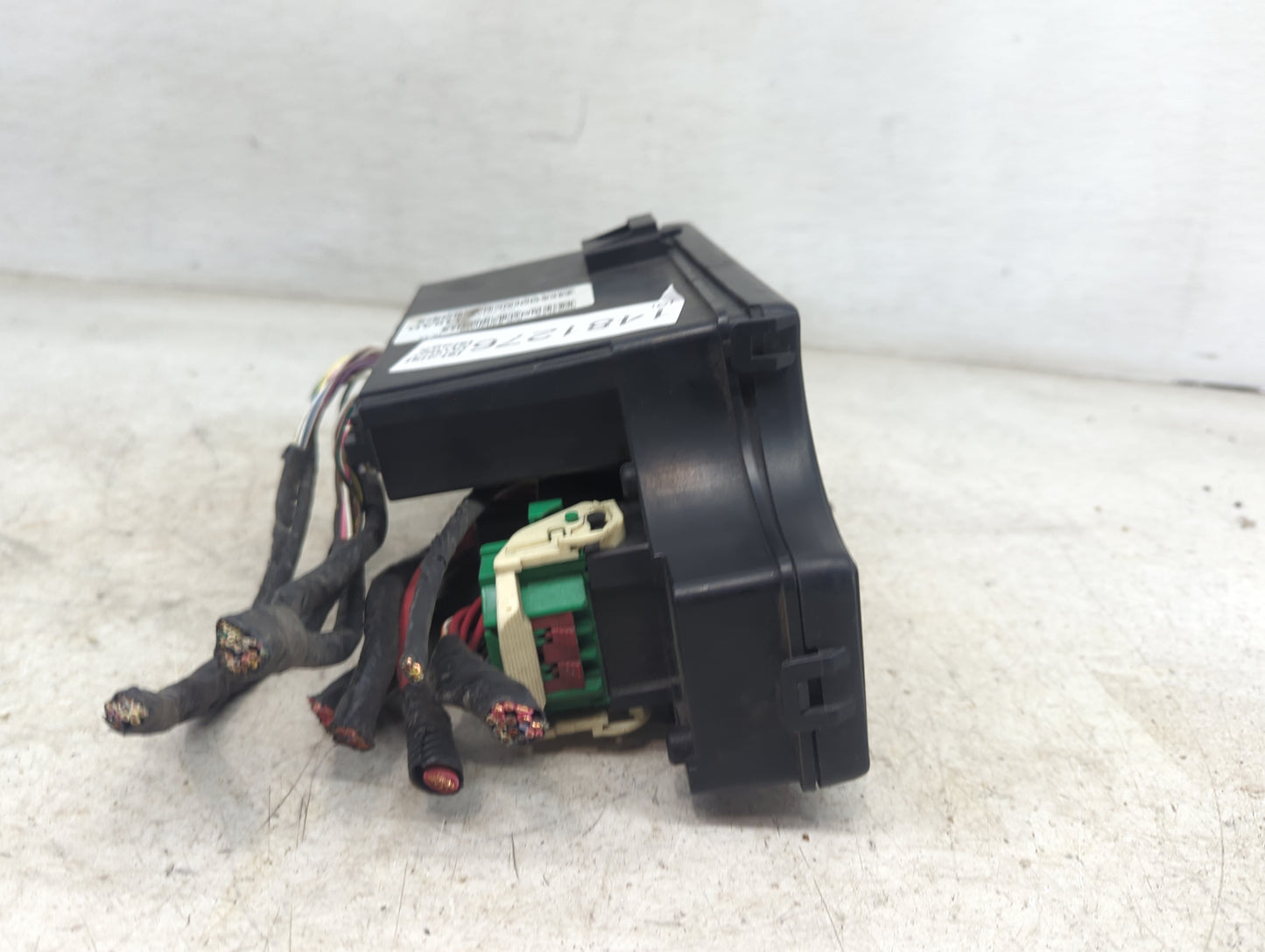 2011-2014 Chrysler 200 Fusebox Fuse Box Relay Module Tipm P04692346ad 1481276 - Oemusedautoparts1.com