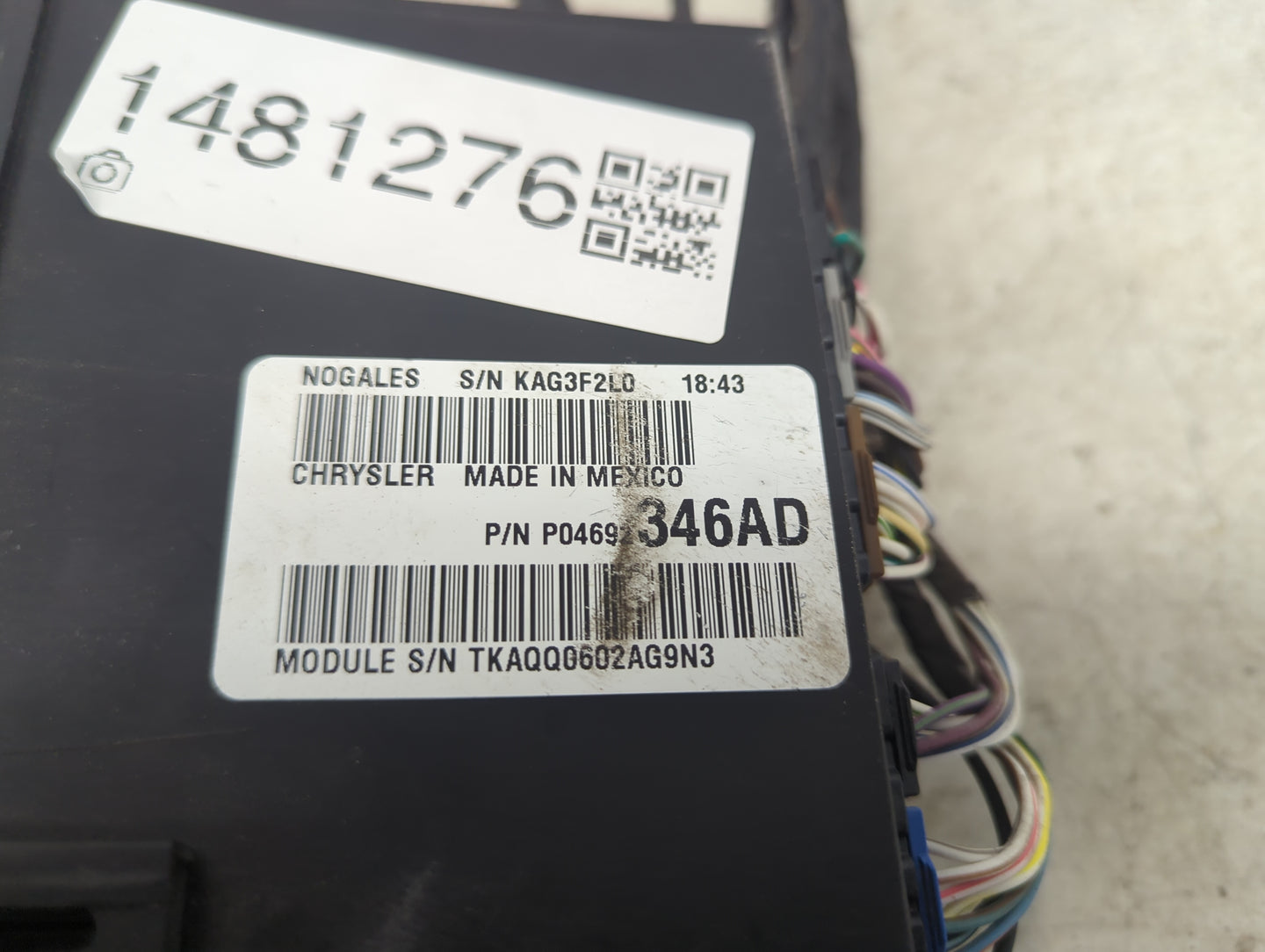 2011-2014 Chrysler 200 Fusebox Fuse Box Relay Module Tipm P04692346ad 1481276 - Oemusedautoparts1.com
