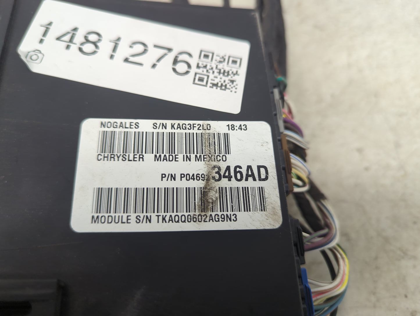 2011-2014 Chrysler 200 Fusebox Fuse Box Relay Module Tipm P04692346ad 1481276 - Oemusedautoparts1.com