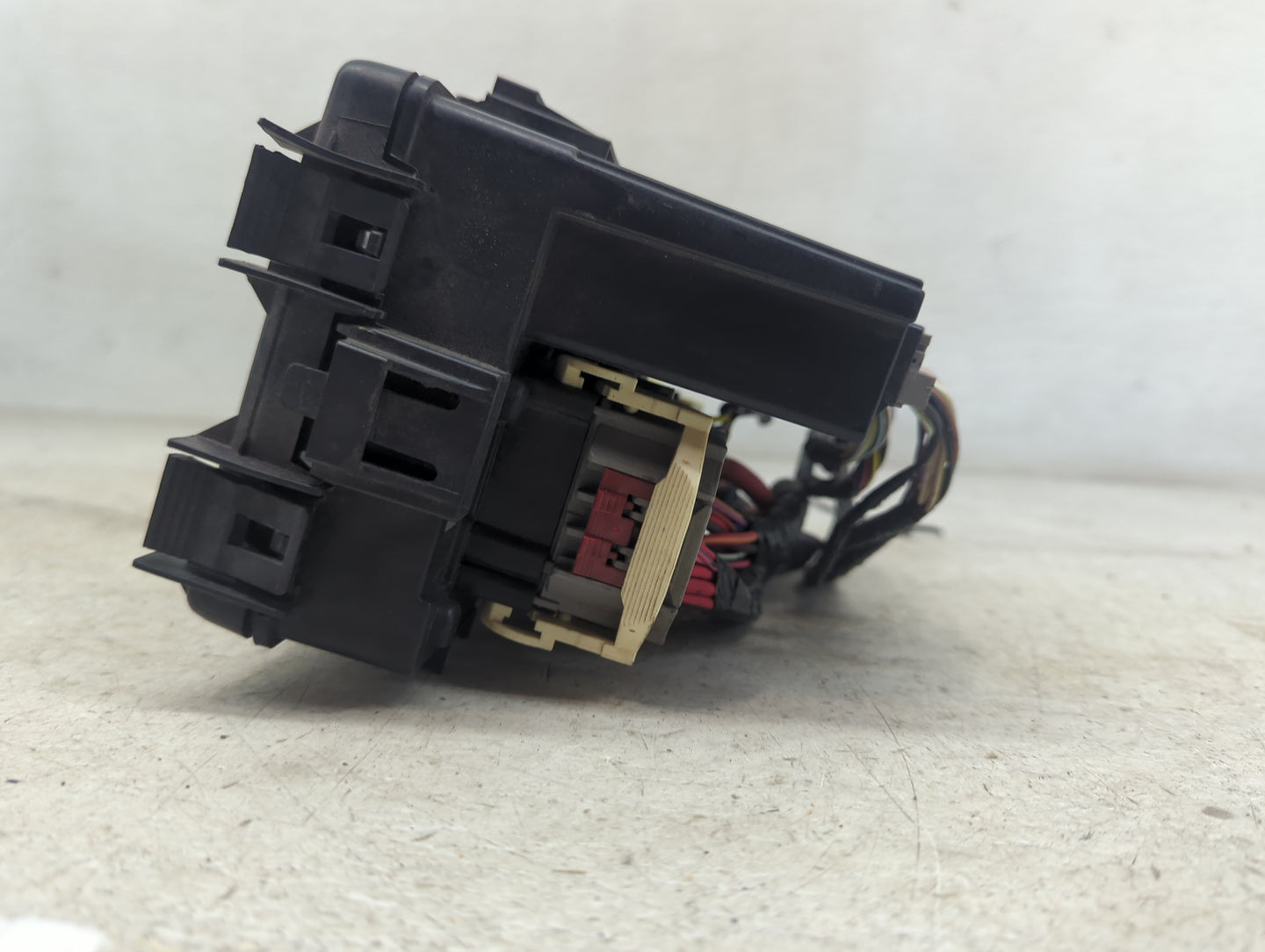 2011-2014 Chrysler 200 Fusebox Fuse Box Relay Module Tipm P04692346ad 1481276 - Oemusedautoparts1.com