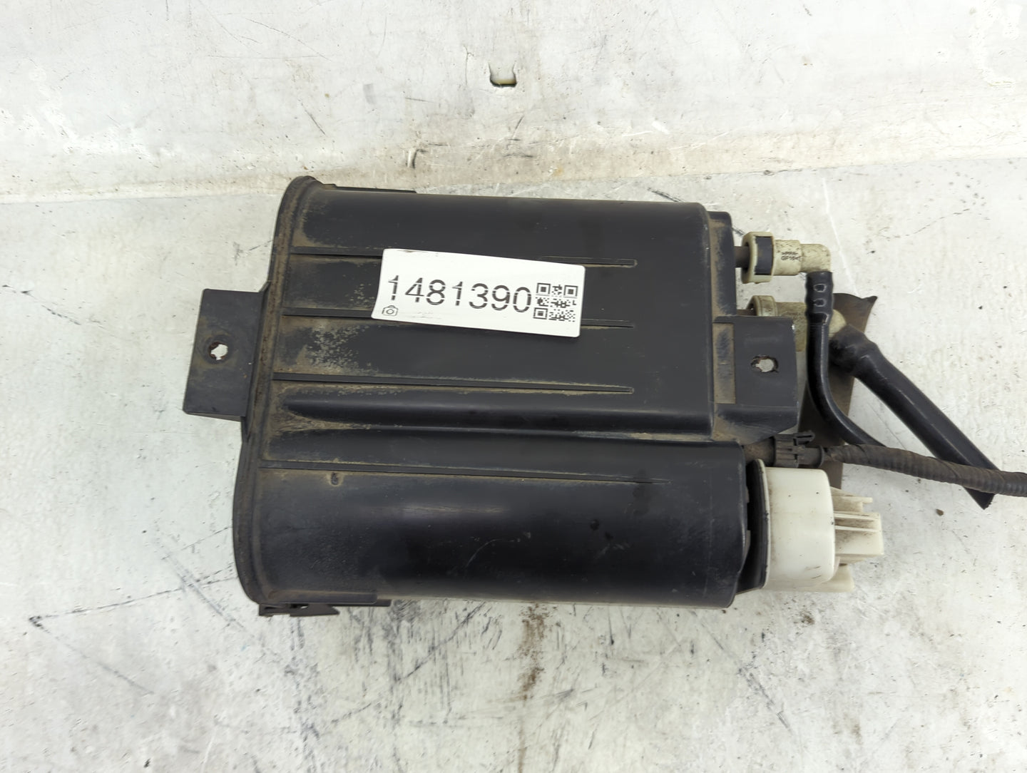 2012 Chrysler 200 Fuel Vapor Charcoal Canister 1481390 - Oemusedautoparts1.com