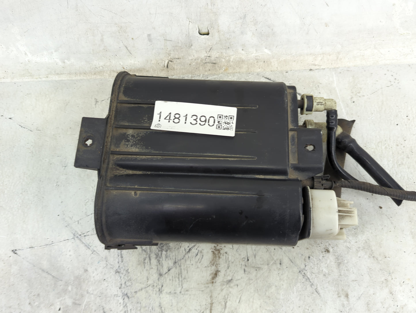 2012 Chrysler 200 Fuel Vapor Charcoal Canister 1481390 - Oemusedautoparts1.com