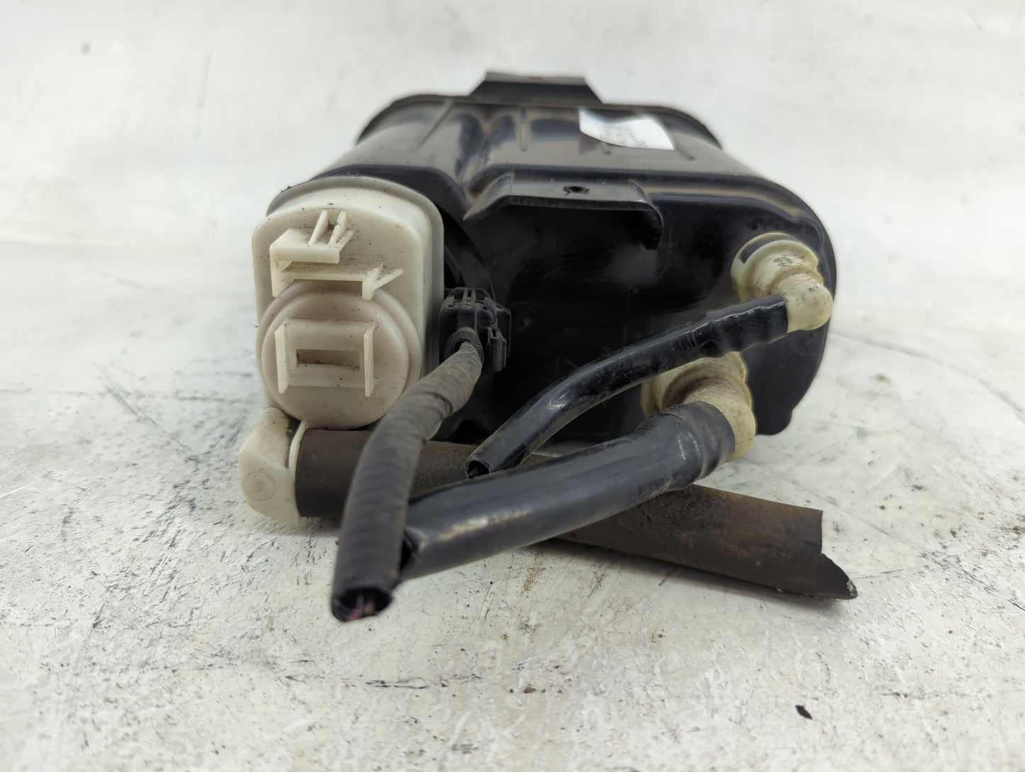 2012 Chrysler 200 Fuel Vapor Charcoal Canister 1481390 - Oemusedautoparts1.com