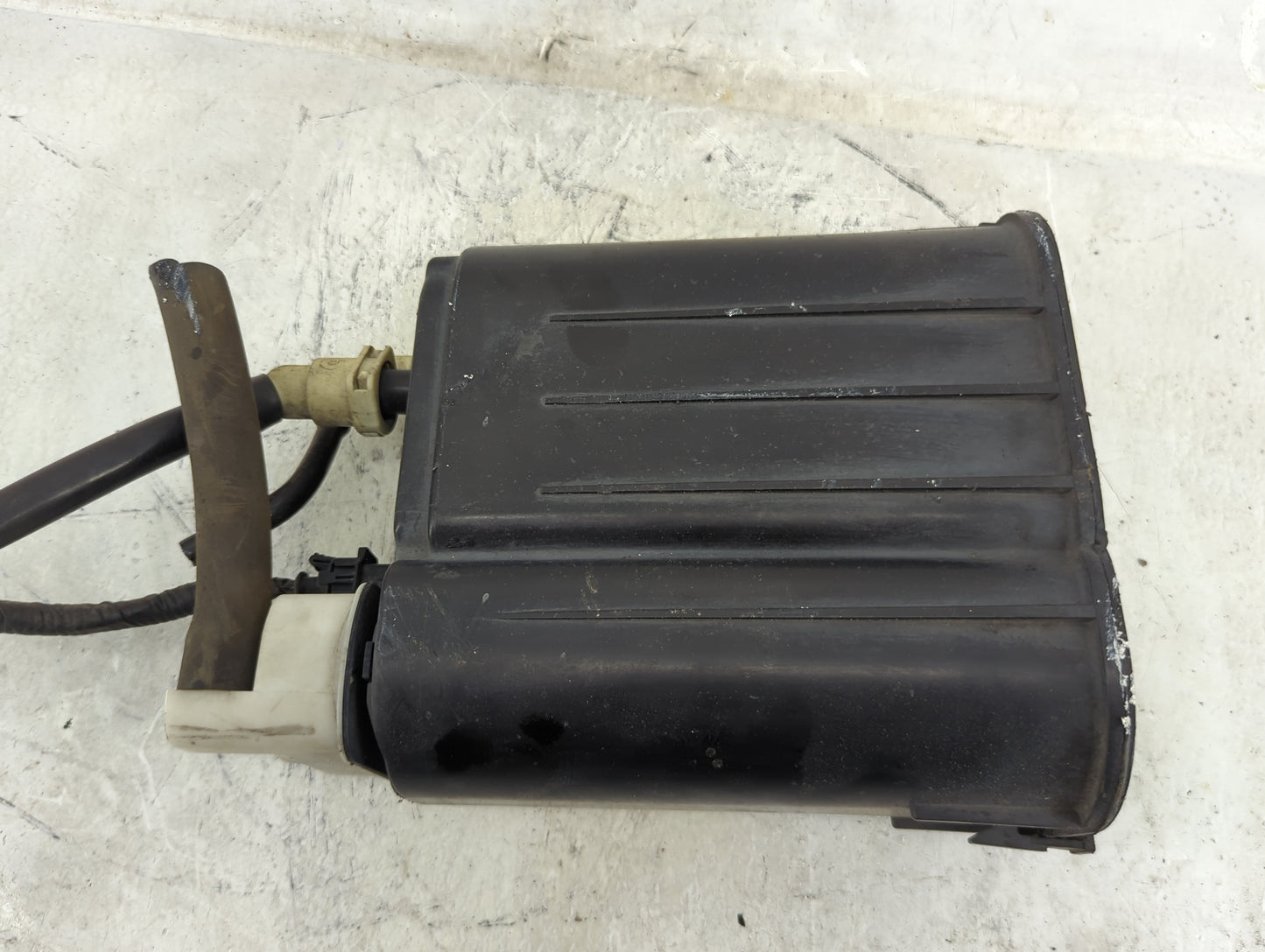 2012 Chrysler 200 Fuel Vapor Charcoal Canister 1481390 - Oemusedautoparts1.com